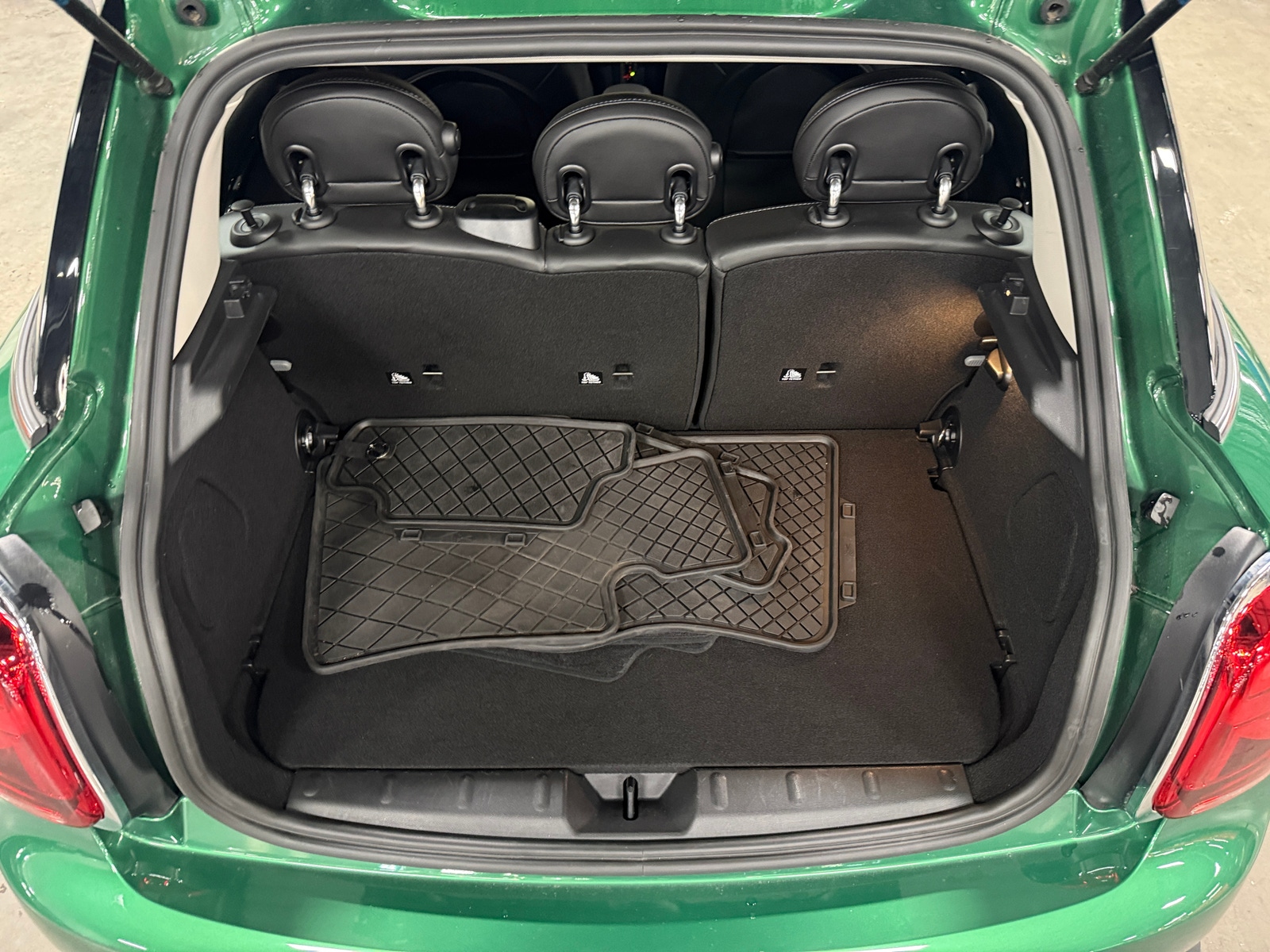 Thumbnail: 2022 MINI Cooper Hardtop - 6