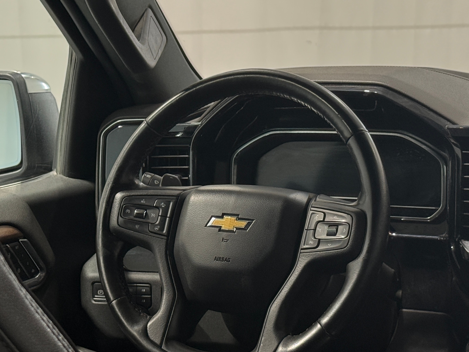 Thumbnail: 2022 Chevrolet Silverado 1500 - 4