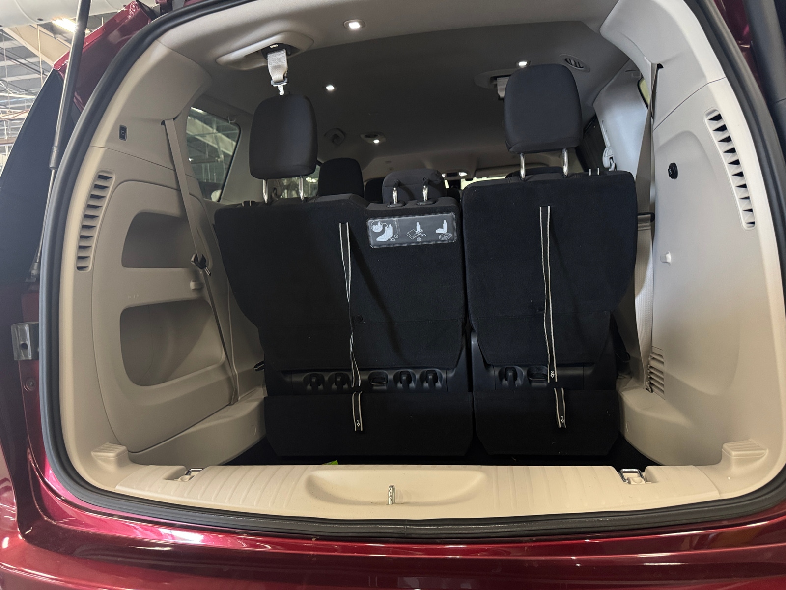 Thumbnail: 2018 Chrysler Pacifica - 7
