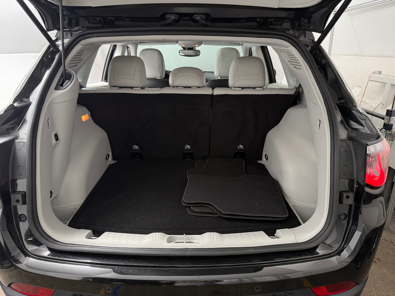 Thumbnail: 2018 Jeep Compass - 6
