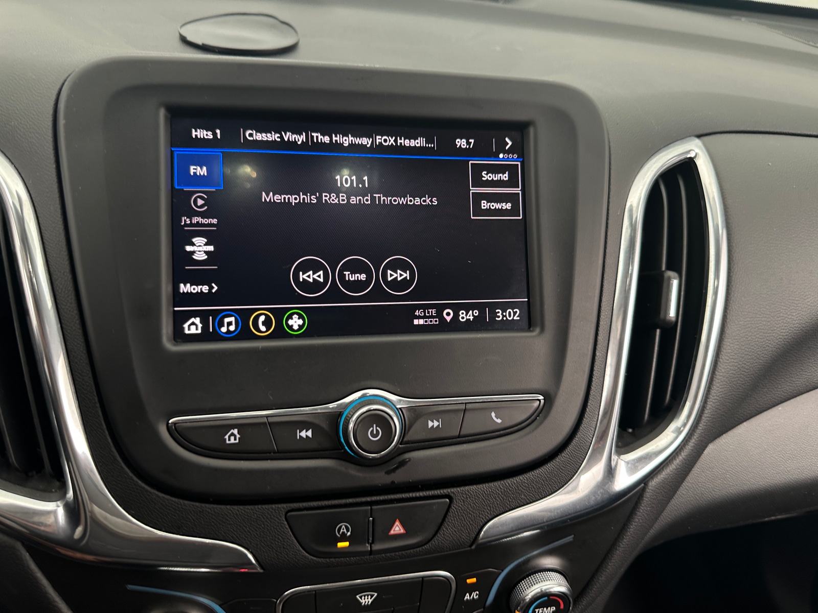 Thumbnail: 2023 Chevrolet Equinox - 4