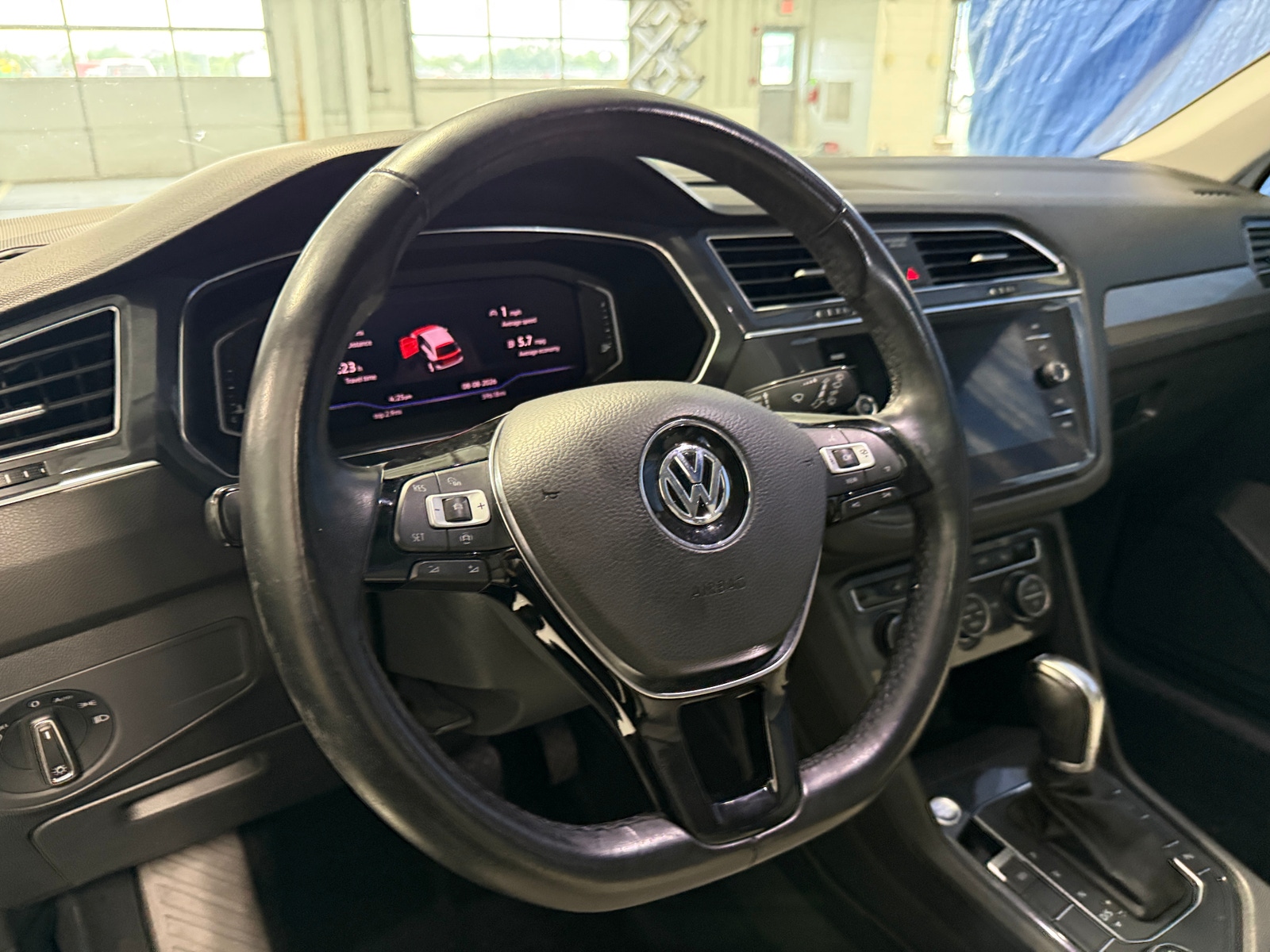 Thumbnail: 2019 Volkswagen Tiguan - 5