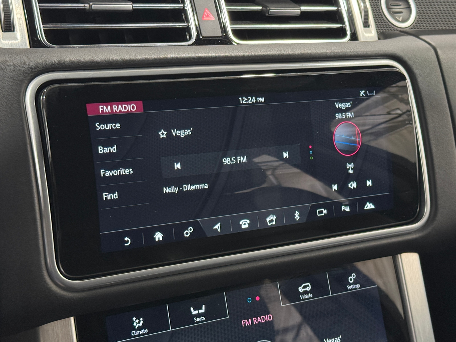 Thumbnail: 2020 Land Rover Range Rover - 3