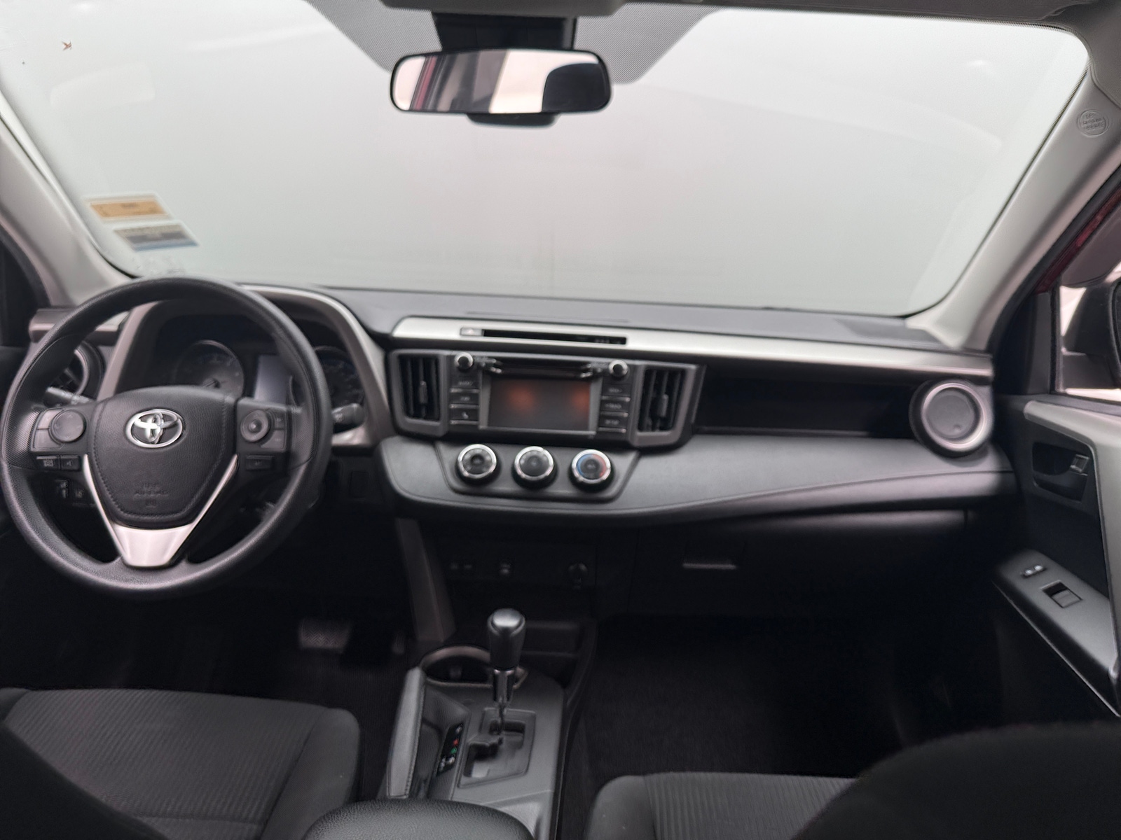 Thumbnail: 2018 Toyota RAV4 - 3