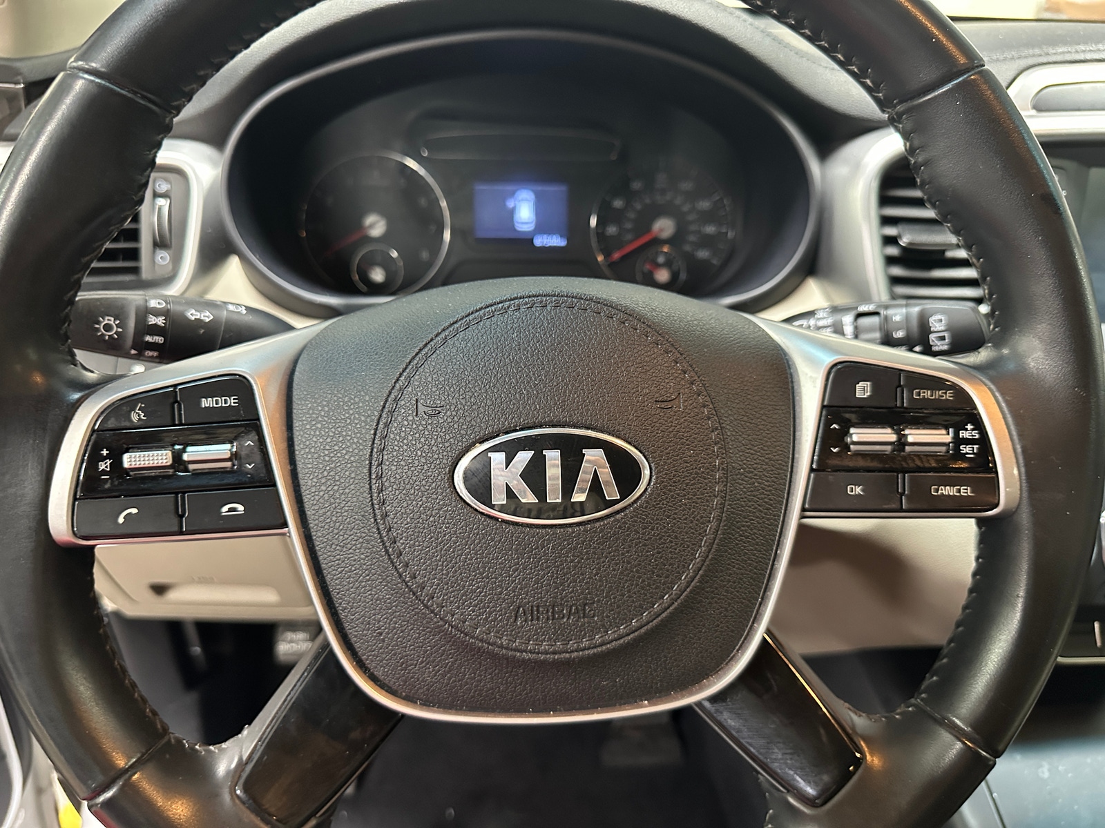 Thumbnail: 2020 Kia Sorento - 5
