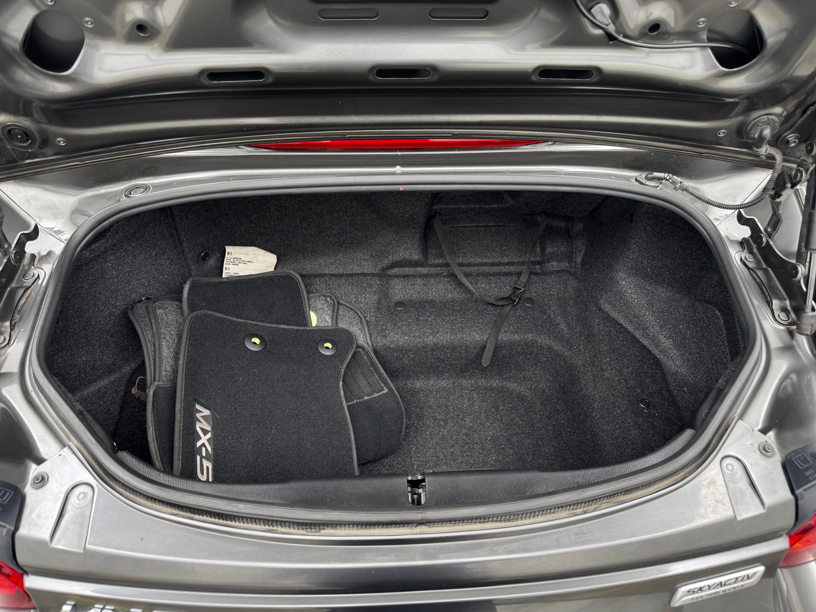 Thumbnail: 2019 Mazda MX-5 Miata - 4