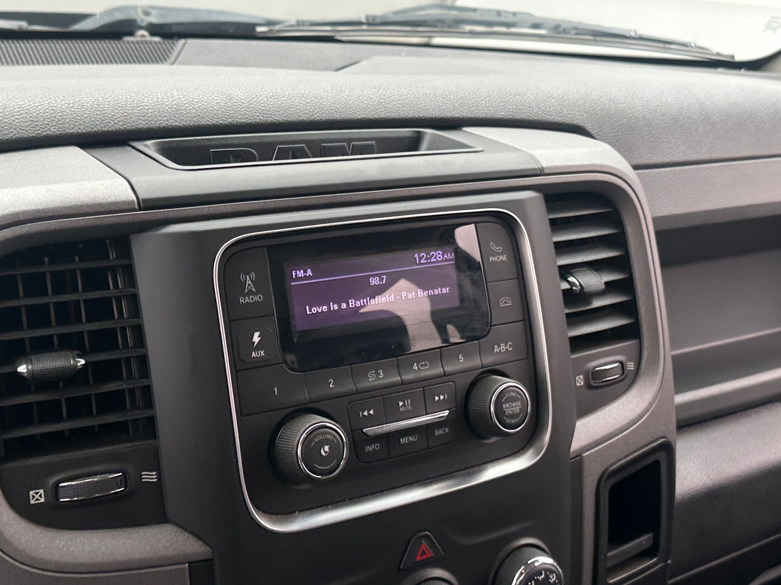 Thumbnail: 2019 RAM 1500 Classic - 4