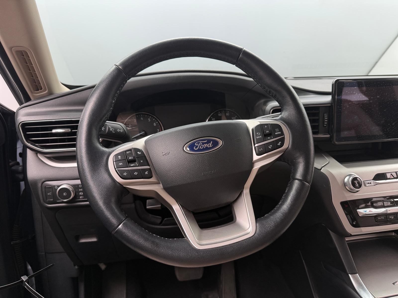 Thumbnail: 2021 Ford Explorer - 4