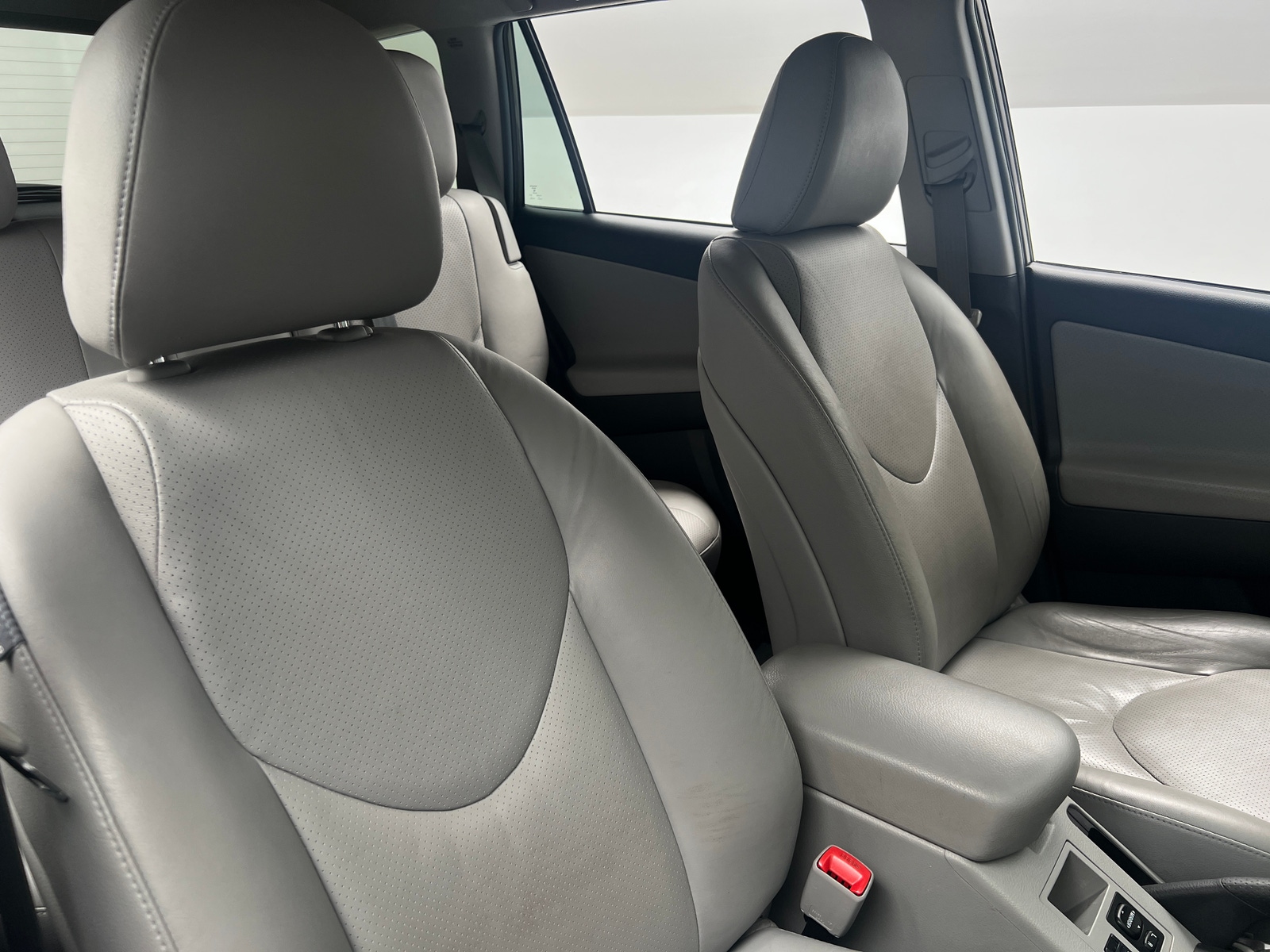 Thumbnail: 2011 Toyota RAV4 - 2