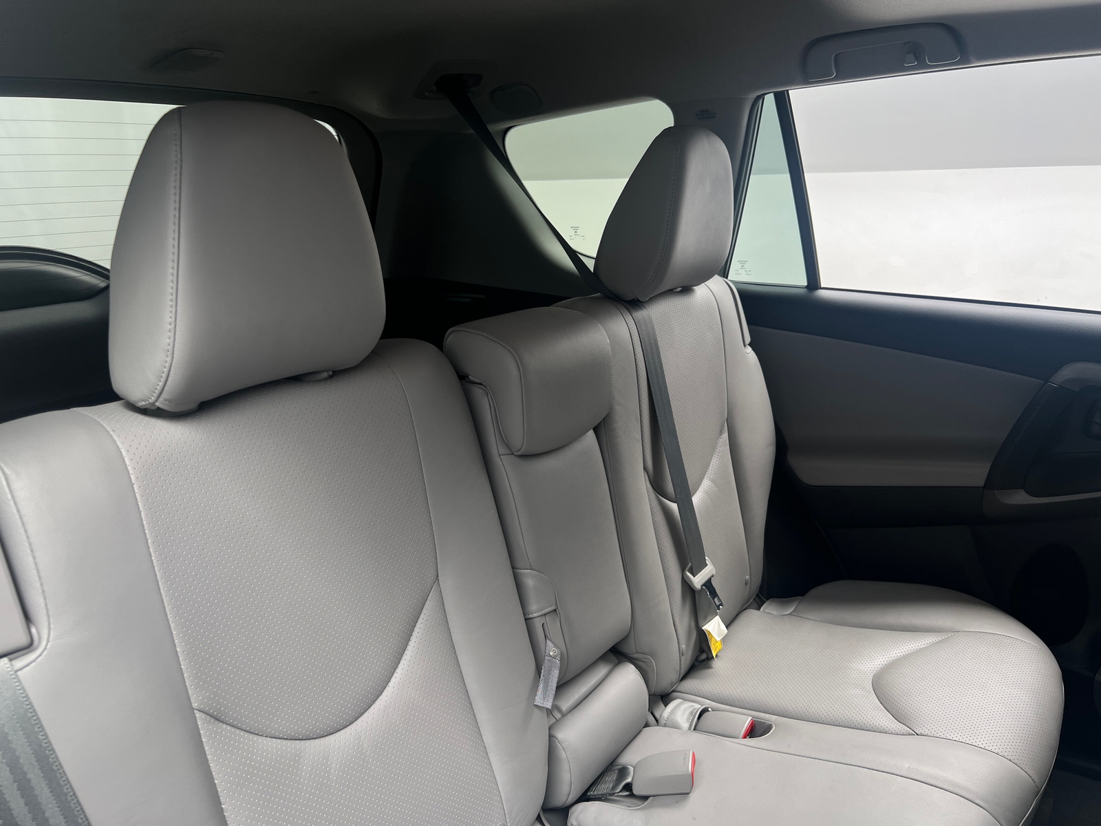 Thumbnail: 2011 Toyota RAV4 - 6