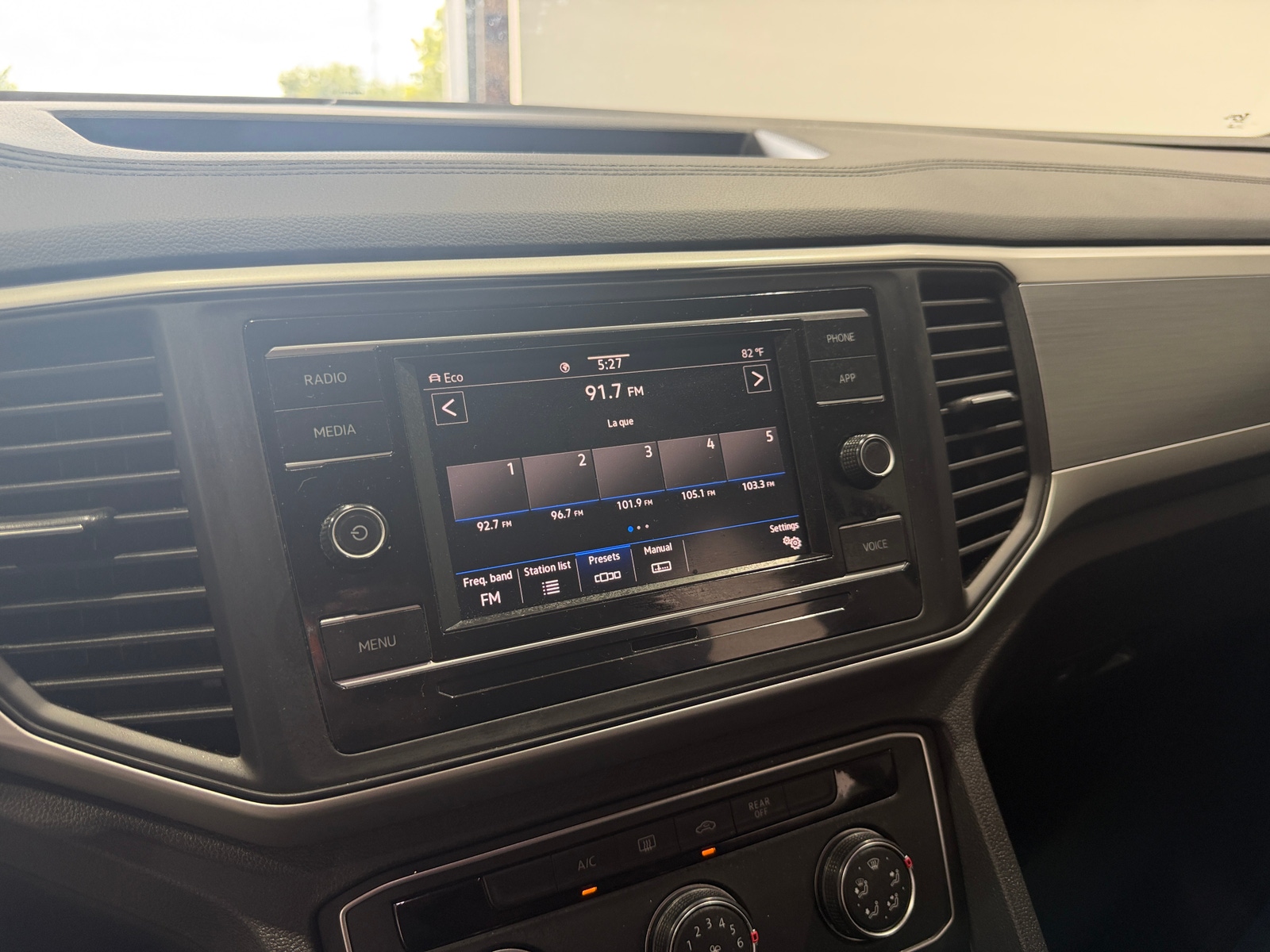 Thumbnail: 2021 Volkswagen Atlas - 4