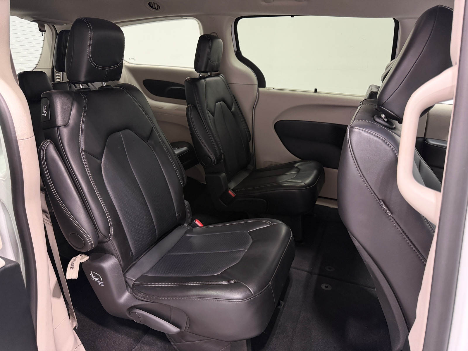 Thumbnail: 2024 Chrysler Pacifica - 5
