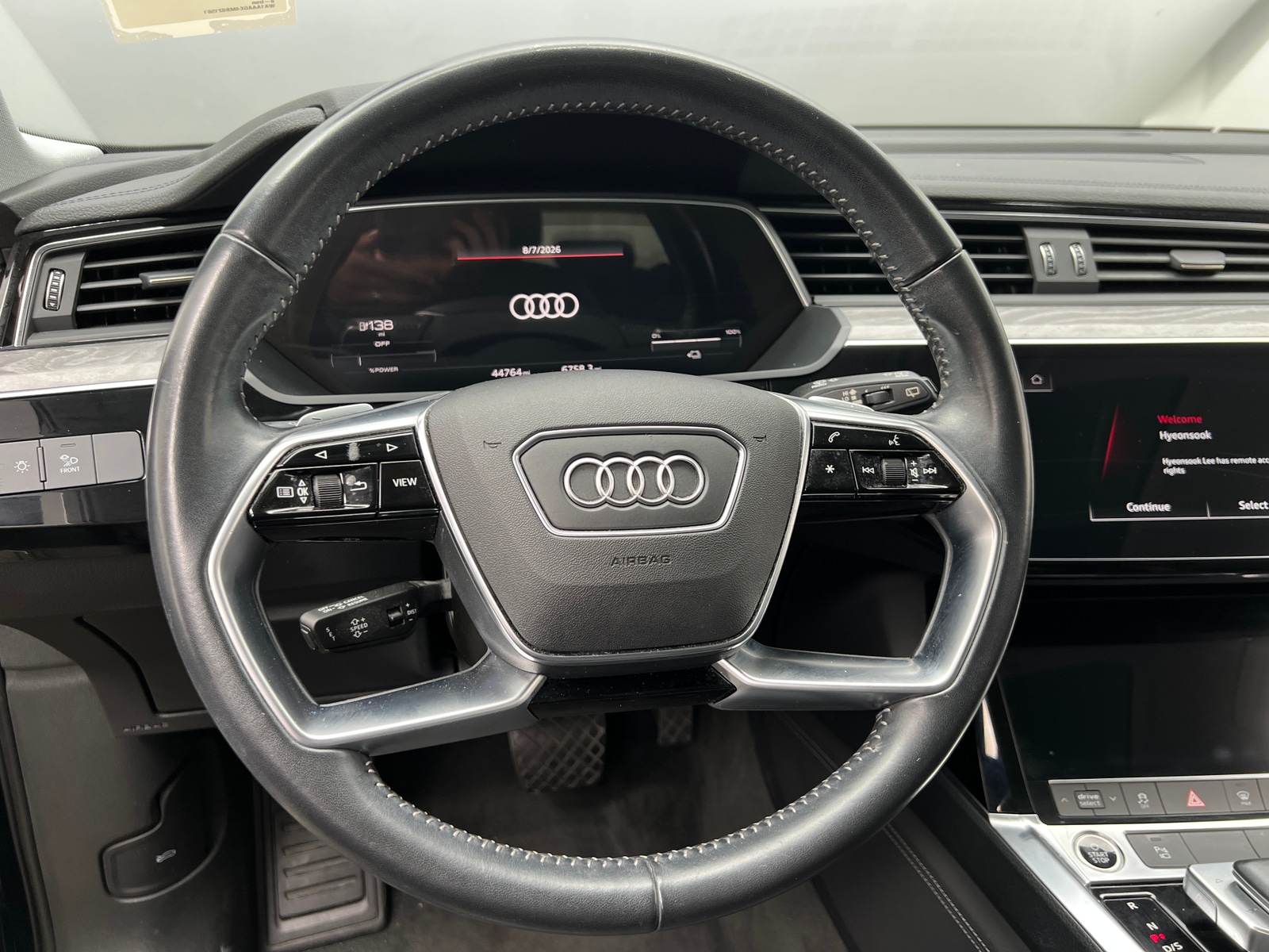 Thumbnail: 2021 Audi e-tron - 4