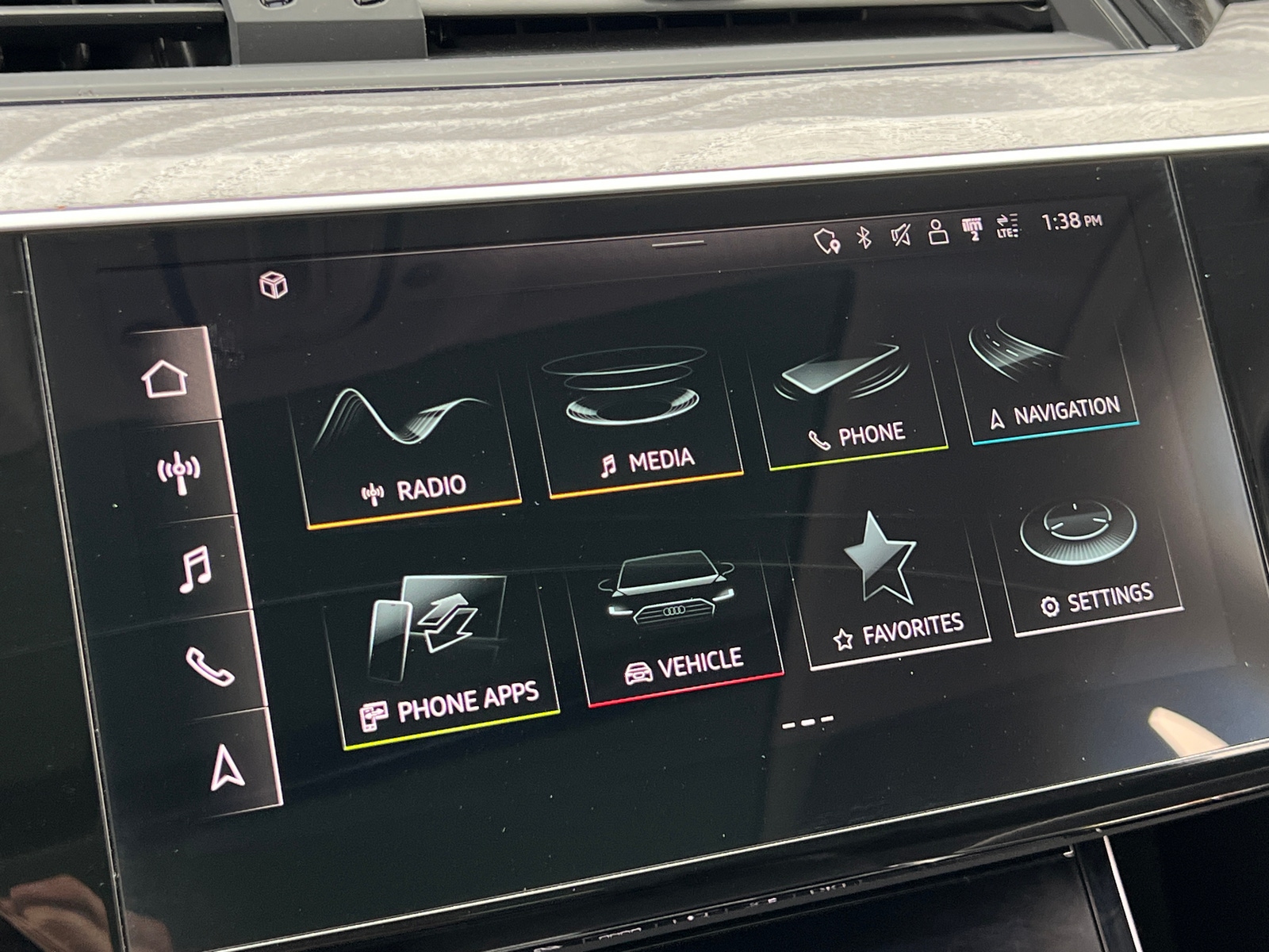 Thumbnail: 2021 Audi e-tron - 3