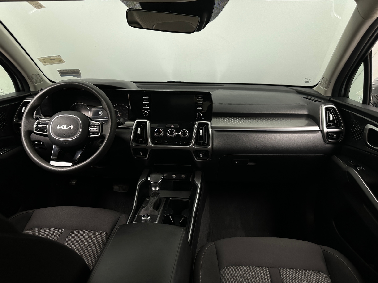 Thumbnail: 2022 Kia Sorento - 3