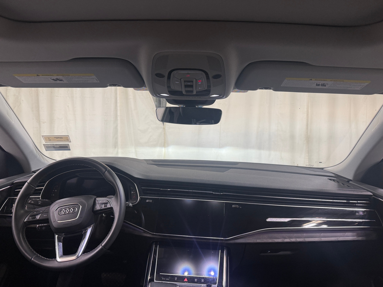 Thumbnail: 2023 Audi Q8 - 2