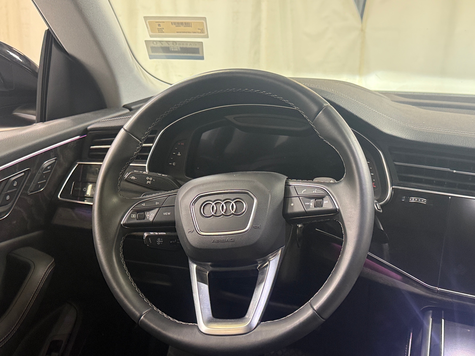Thumbnail: 2023 Audi Q8 - 4