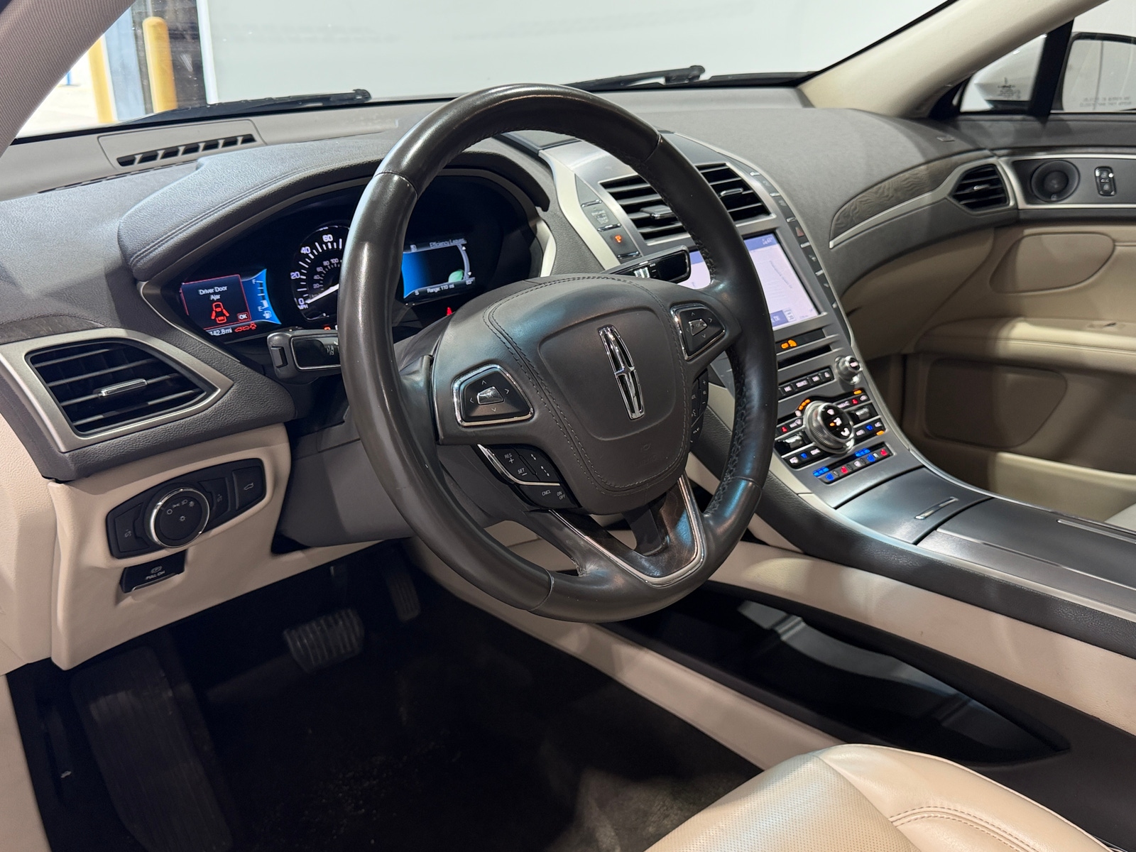 Thumbnail: 2020 Lincoln MKZ - 2