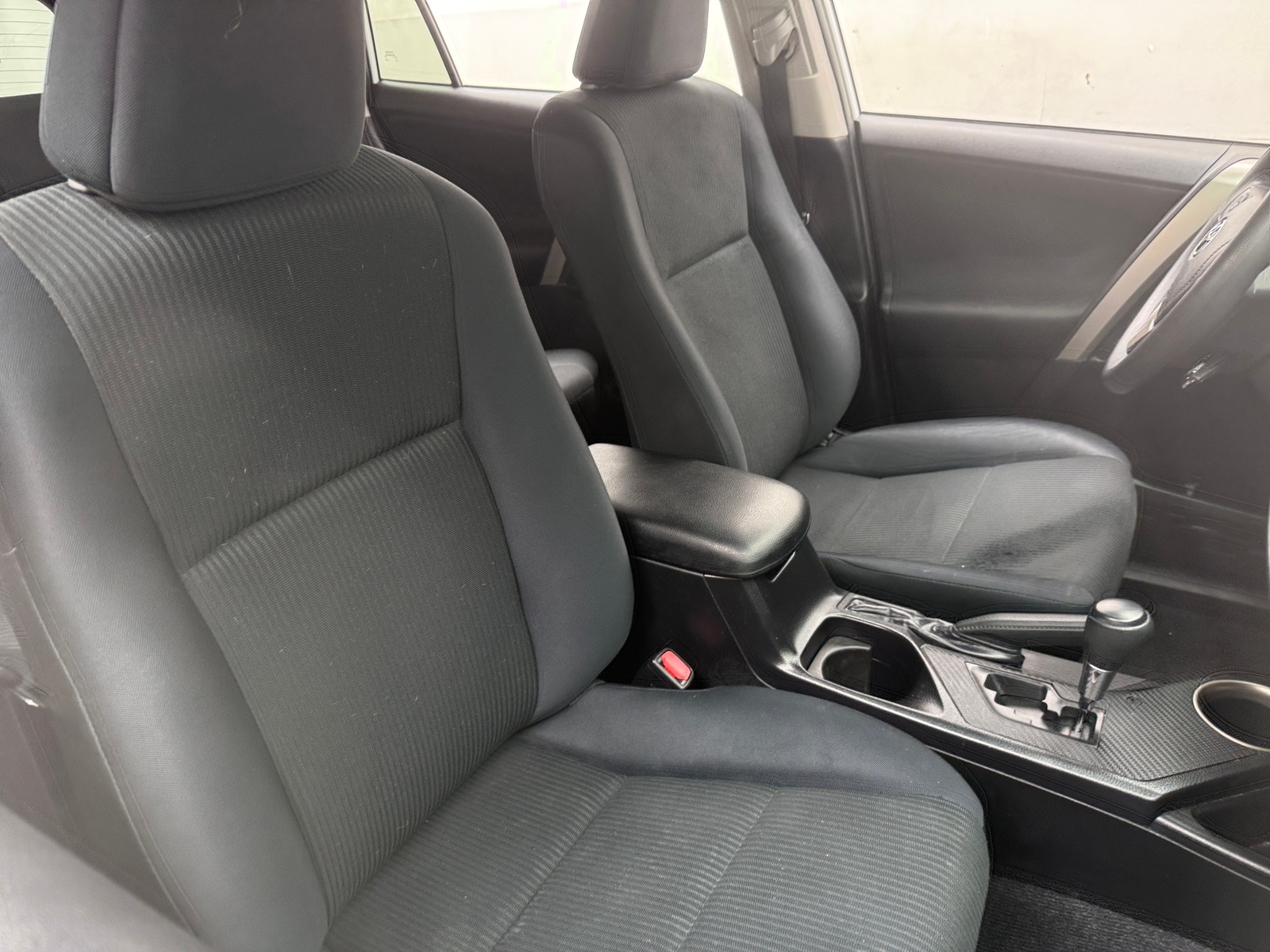 Thumbnail: 2015 Toyota RAV4 - 2