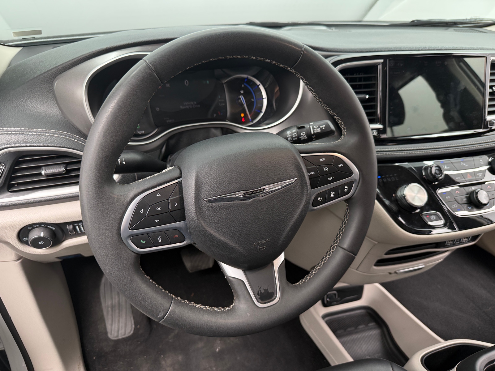 Thumbnail: 2024 Chrysler Pacifica - 4