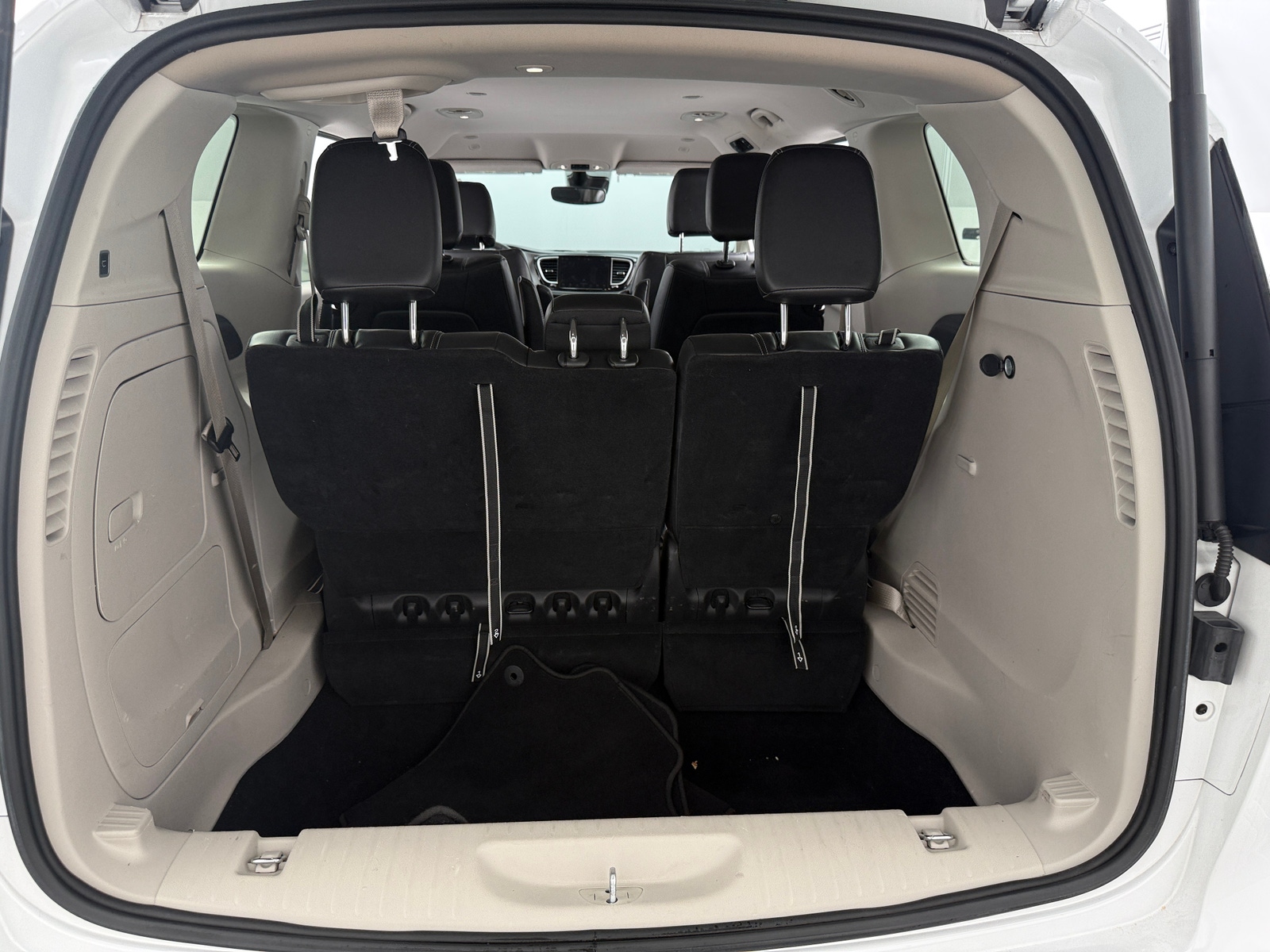 Thumbnail: 2024 Chrysler Pacifica - 6