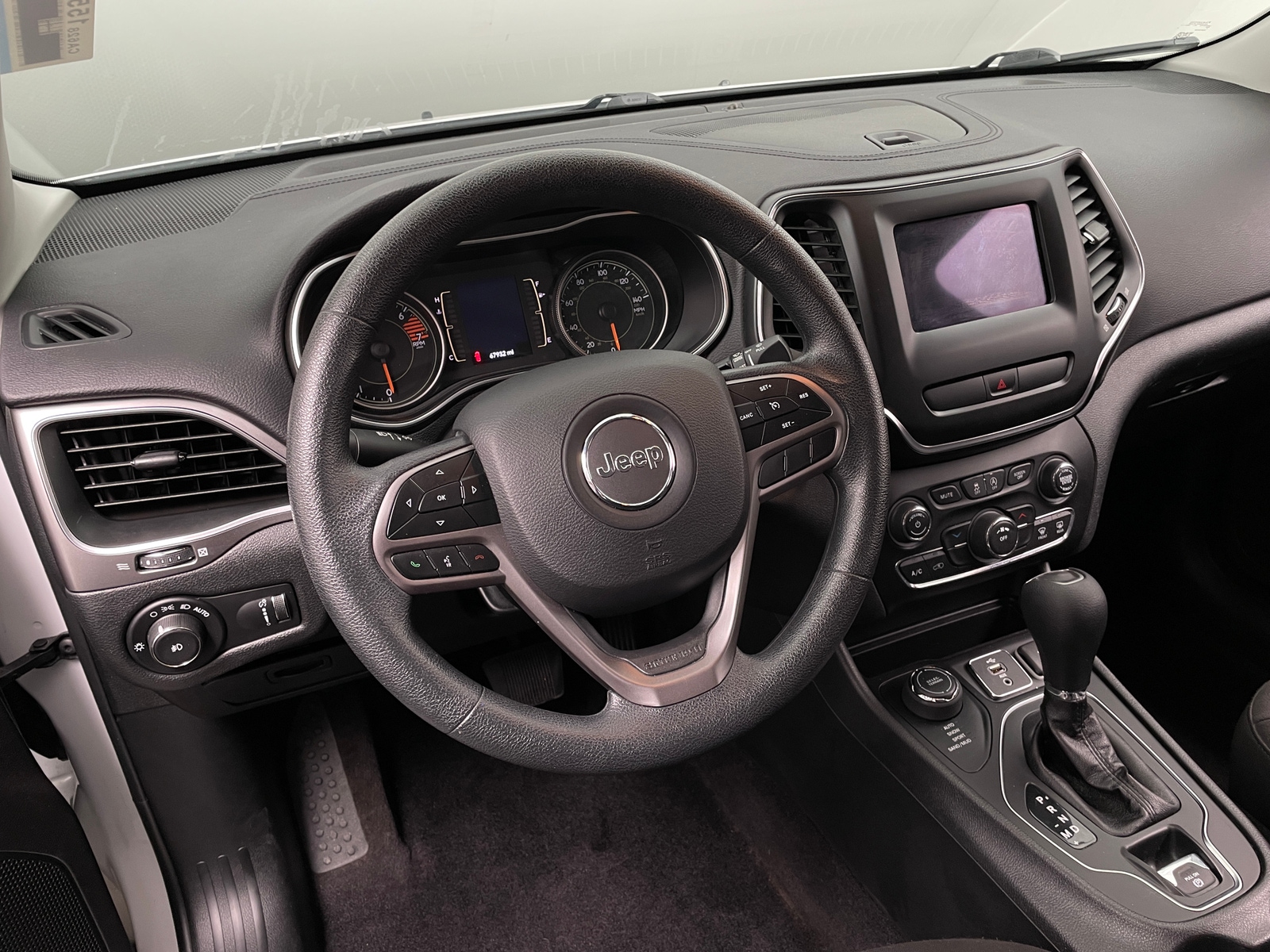 Thumbnail: 2019 Jeep Cherokee - 5