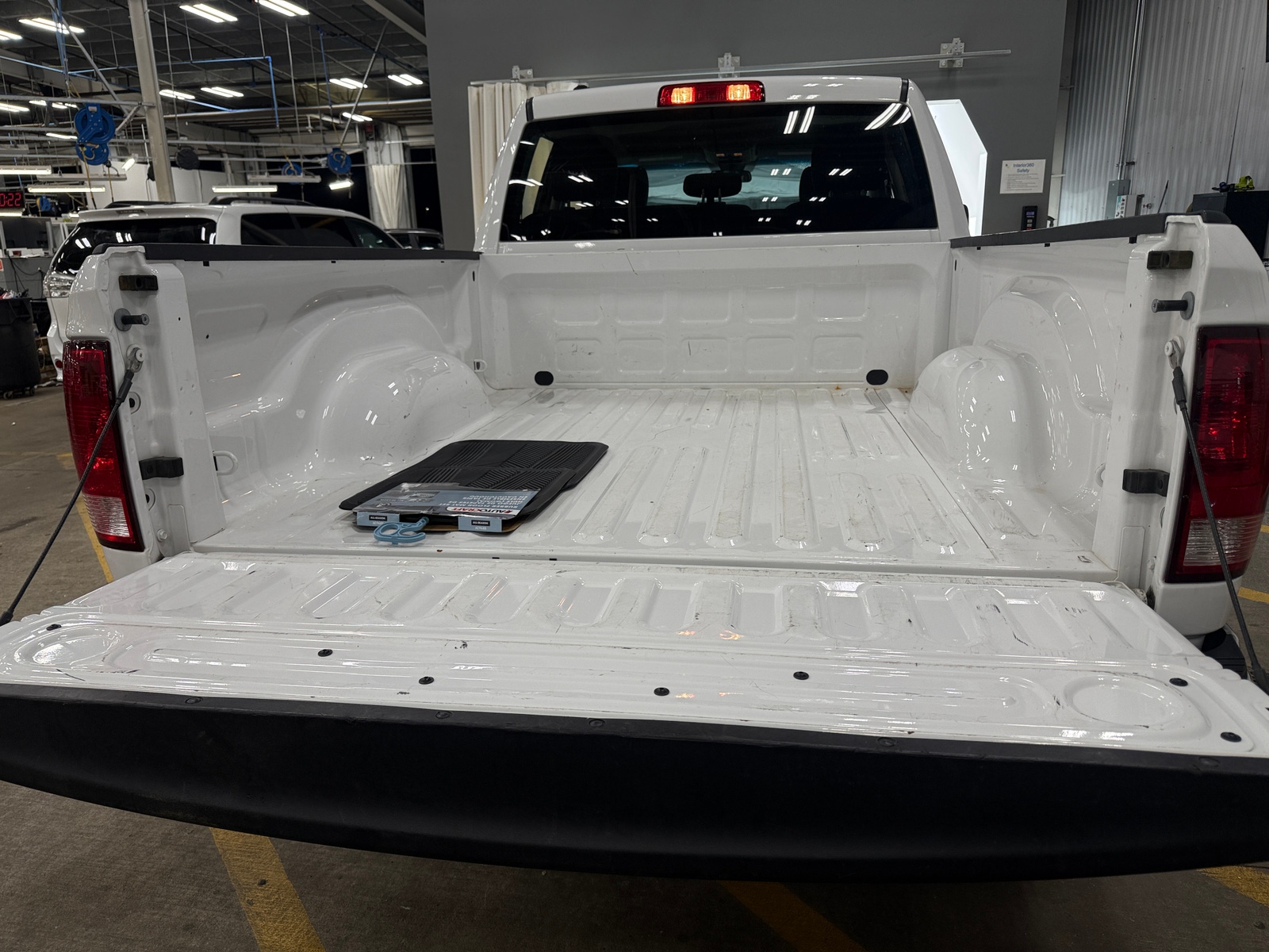 Thumbnail: 2024 RAM 1500 Classic - 7
