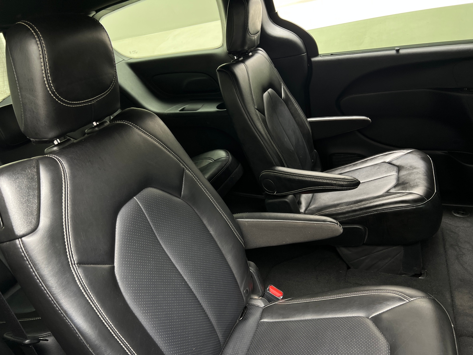 Thumbnail: 2025 Chrysler Pacifica - 5