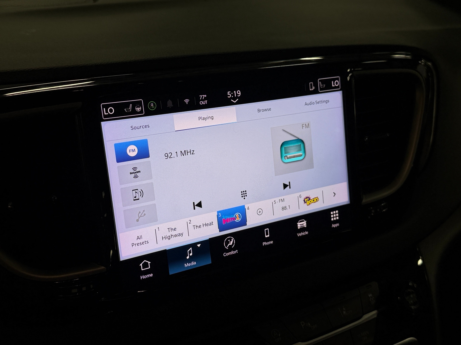 Thumbnail: 2025 Chrysler Pacifica - 3
