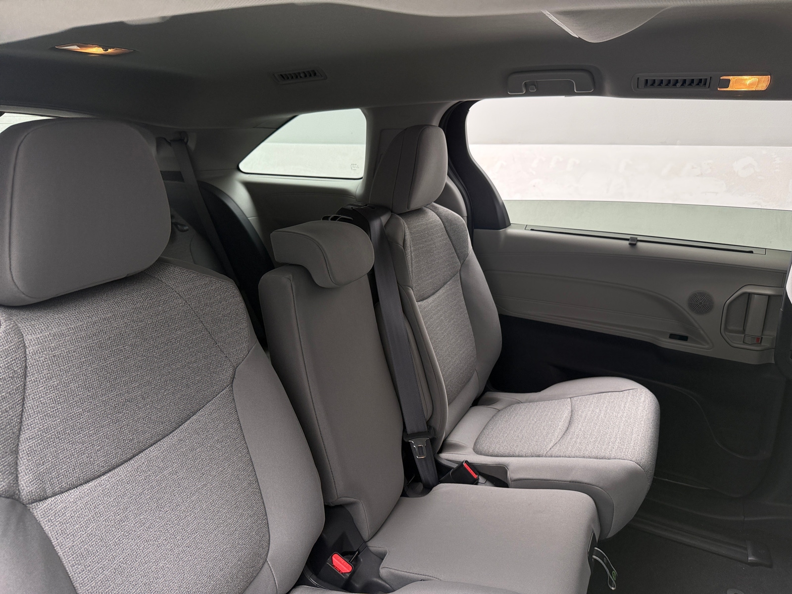Thumbnail: 2022 Toyota Sienna - 6