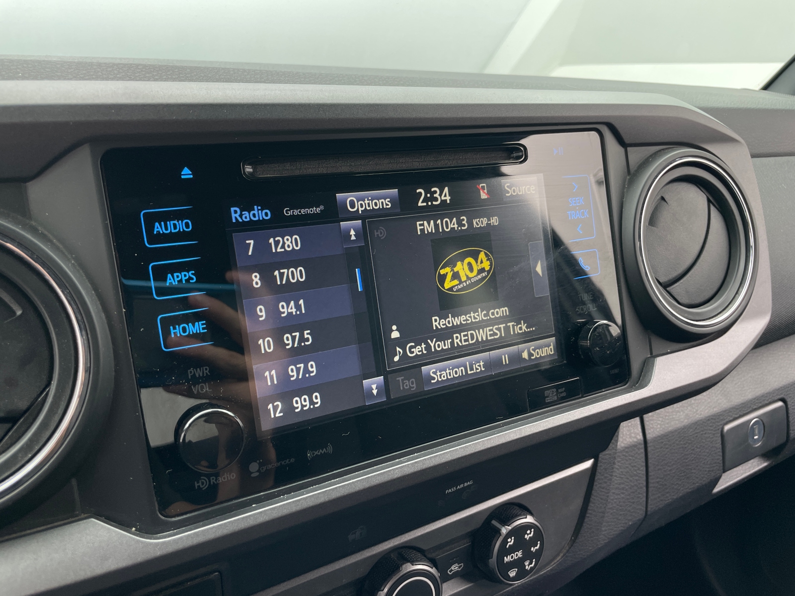 Thumbnail: 2019 Toyota Tacoma - 4