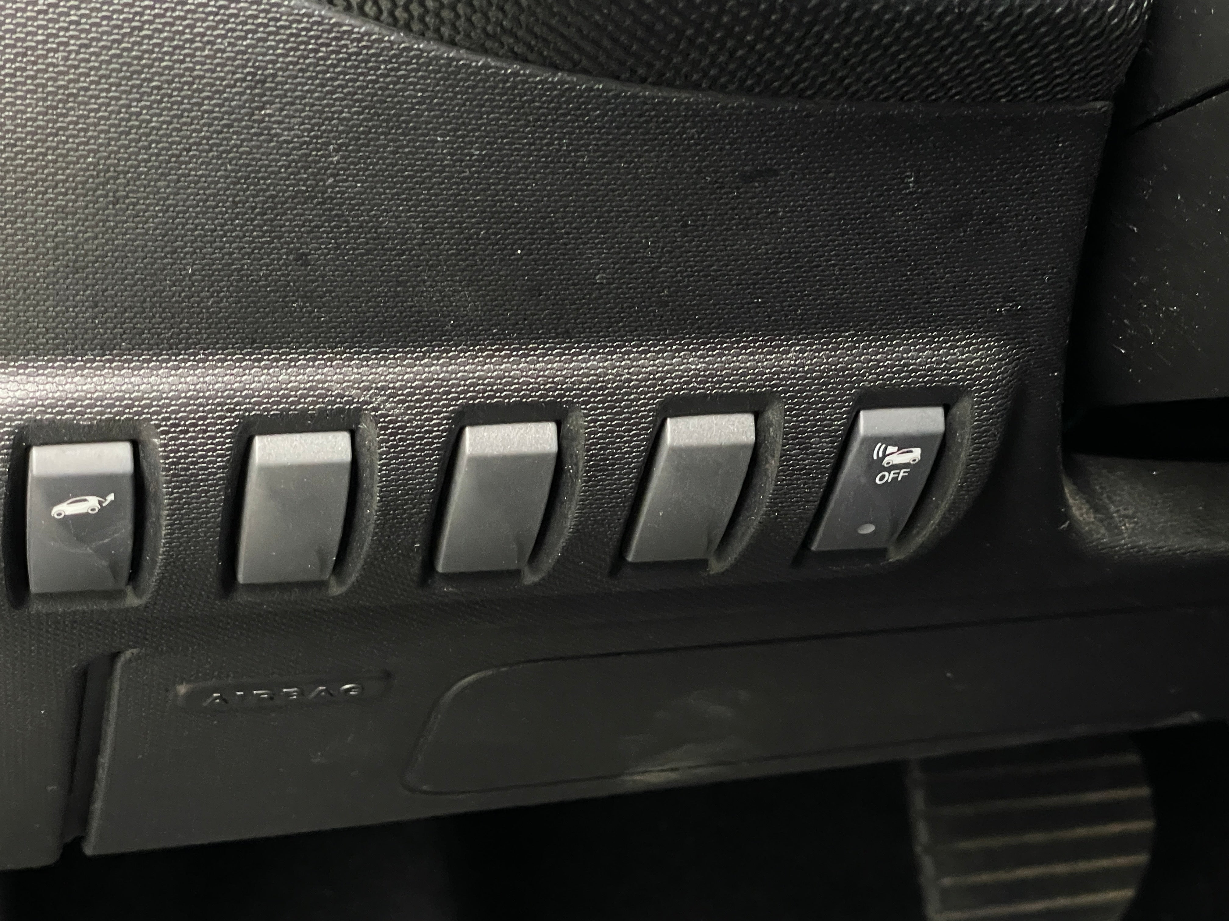 Used 2018 smart fortwo passion with VIN WMEFJ9BAXJK281166 for sale in Eagan, Minnesota