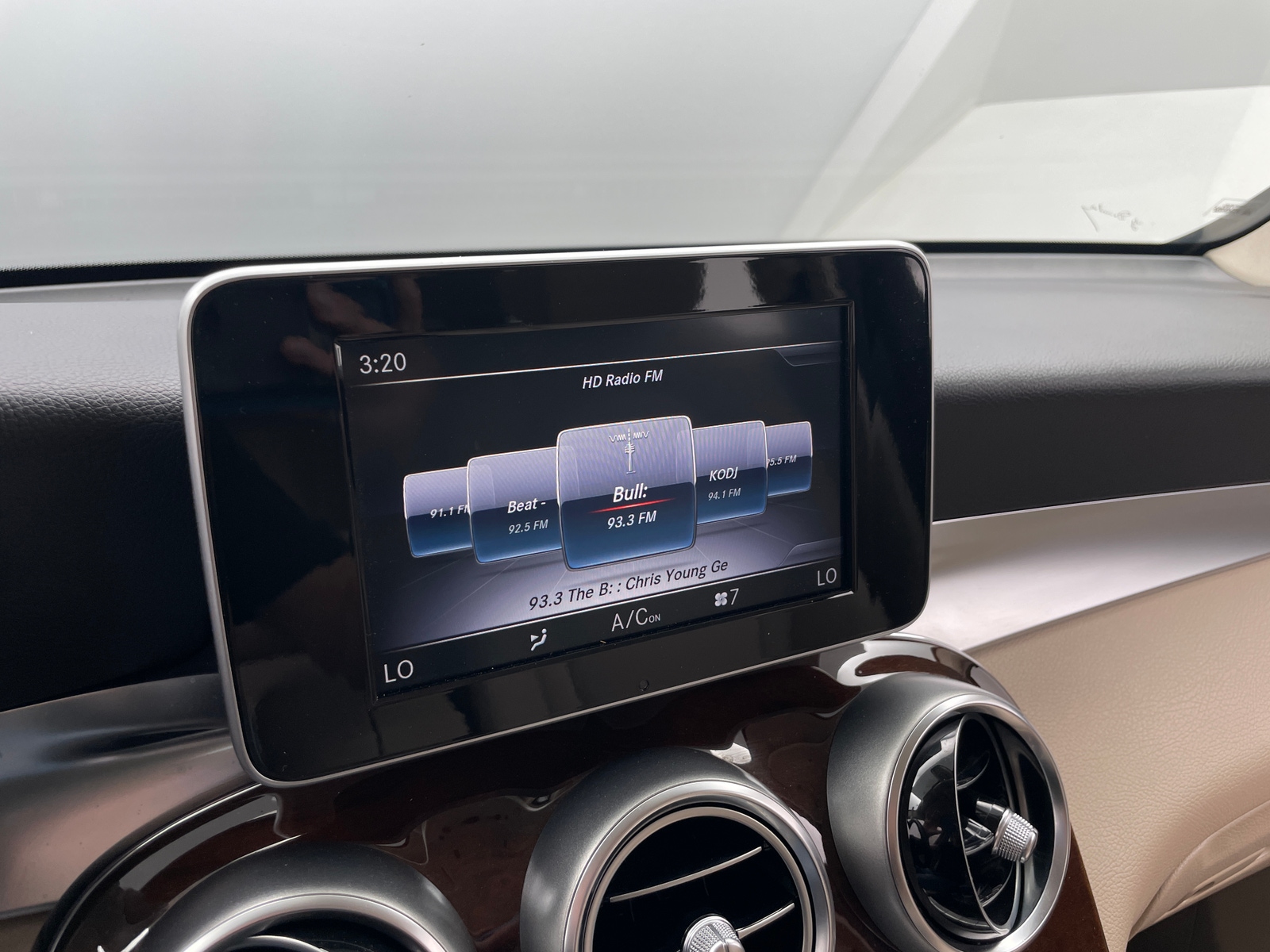 Thumbnail: 2019 Mercedes-Benz GLC - 3