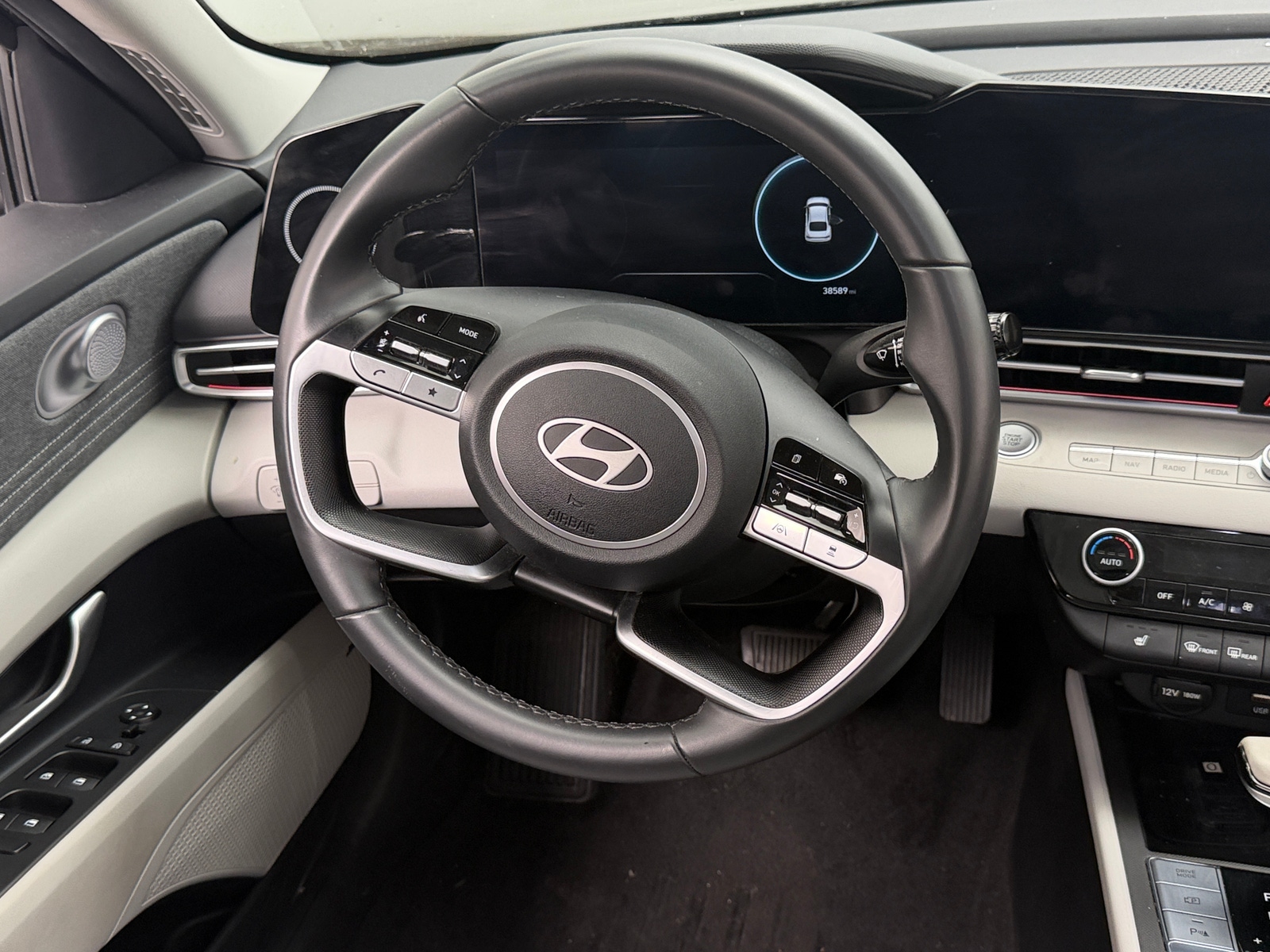 Thumbnail: 2024 Hyundai Elantra - 4