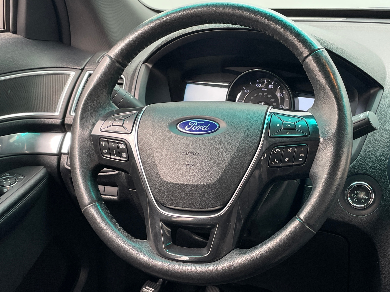 Thumbnail: 2016 Ford Explorer - 4