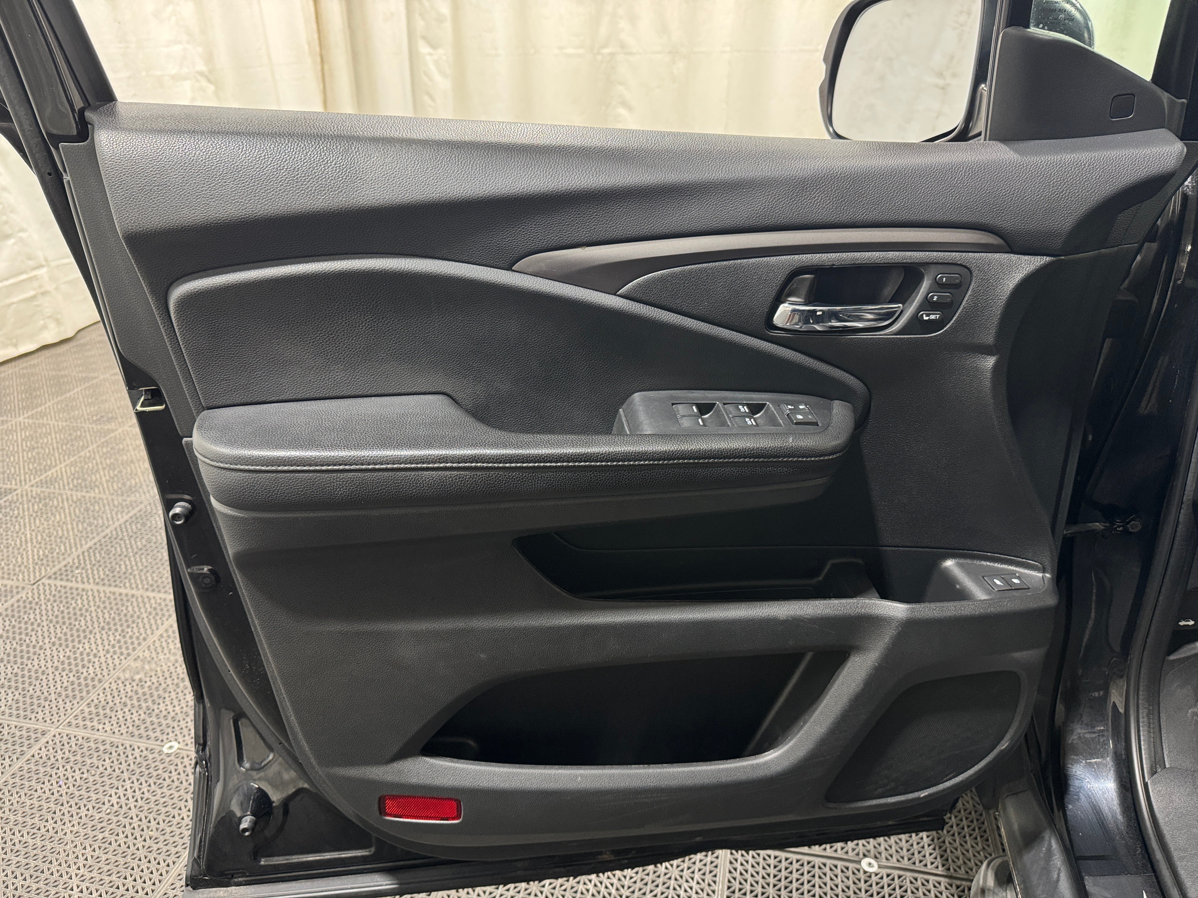 2020 Honda Pilot EX-L - Photo 11