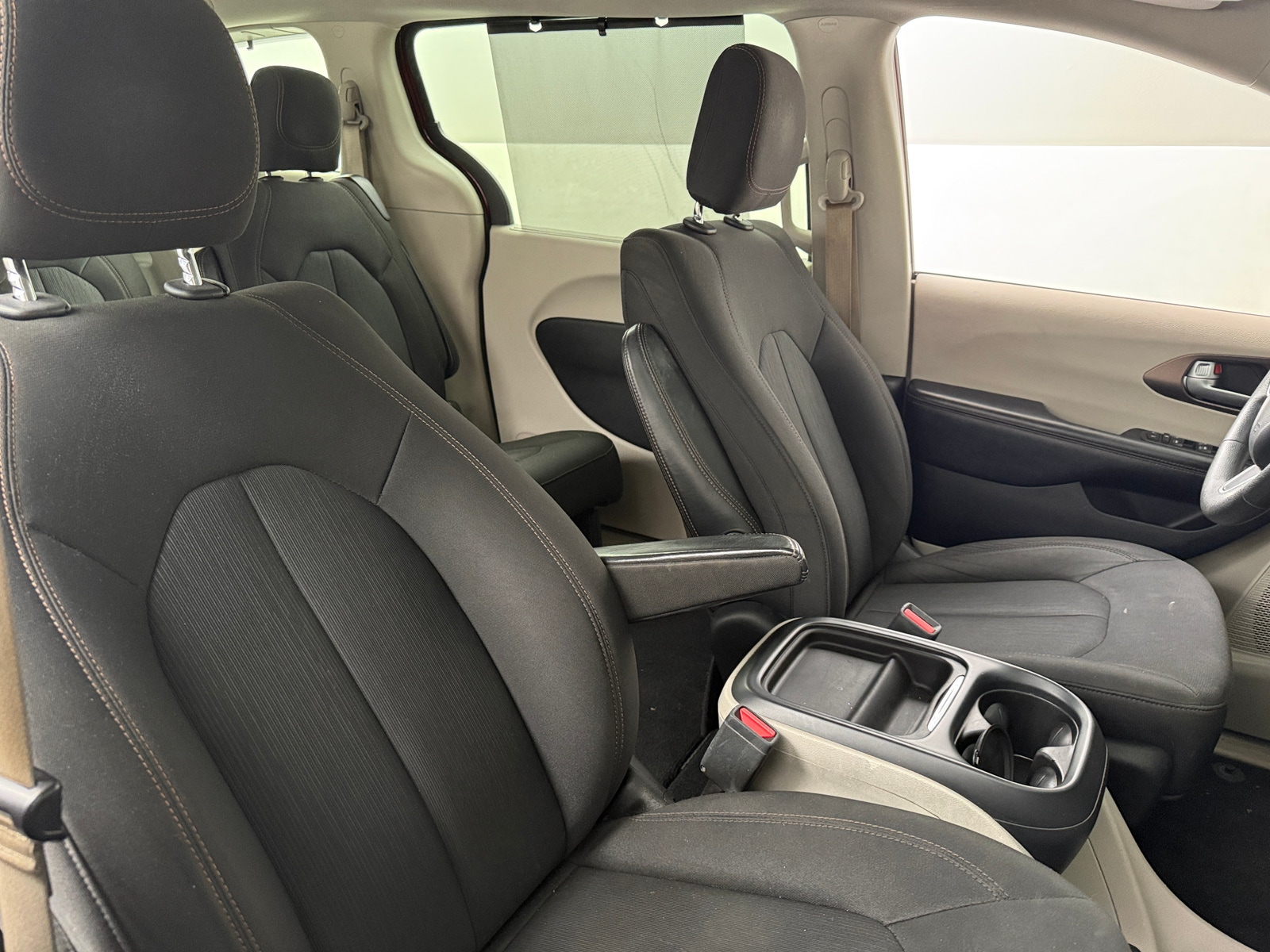 Thumbnail: 2017 Chrysler Pacifica - 2