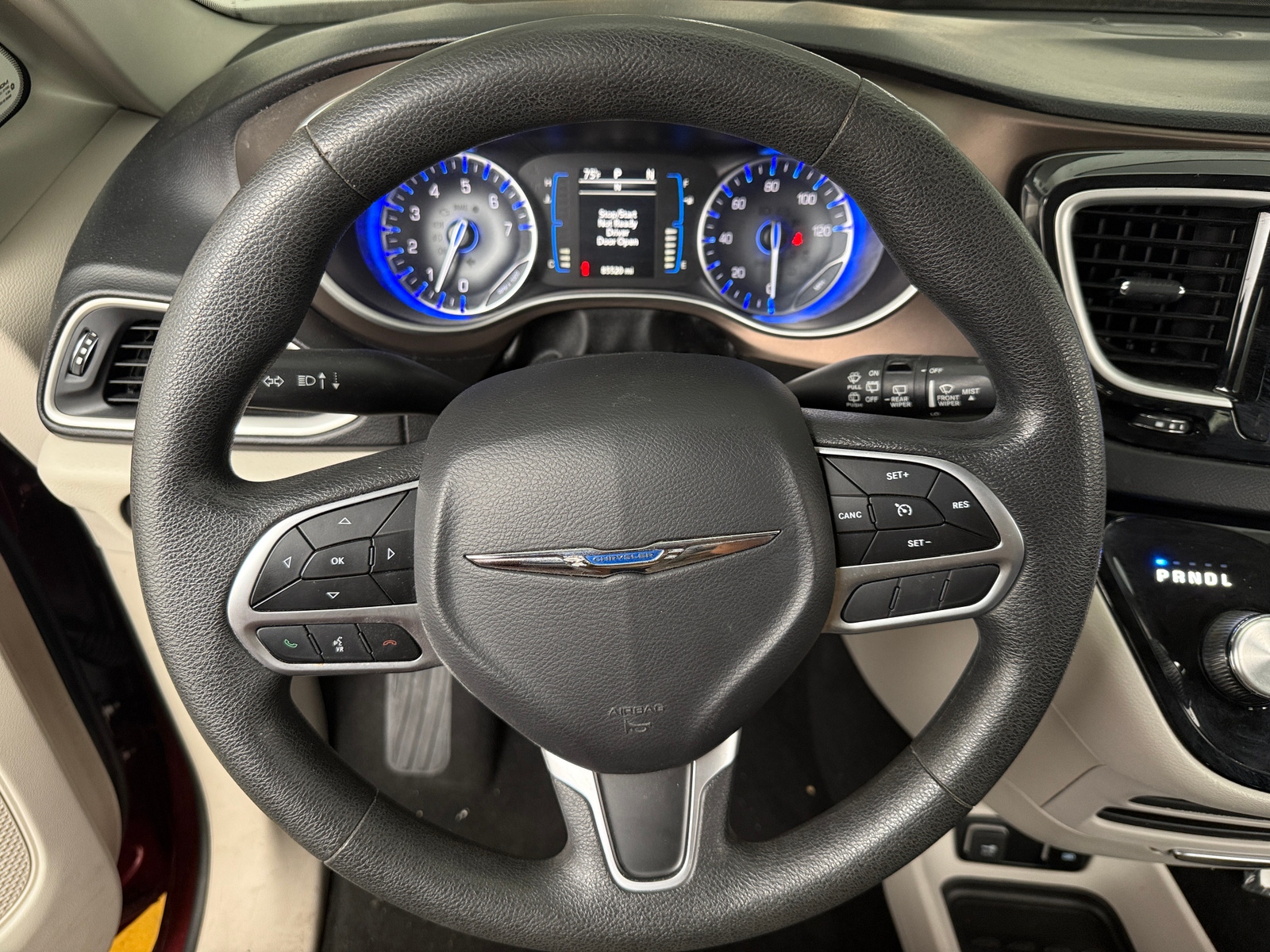 Thumbnail: 2017 Chrysler Pacifica - 5
