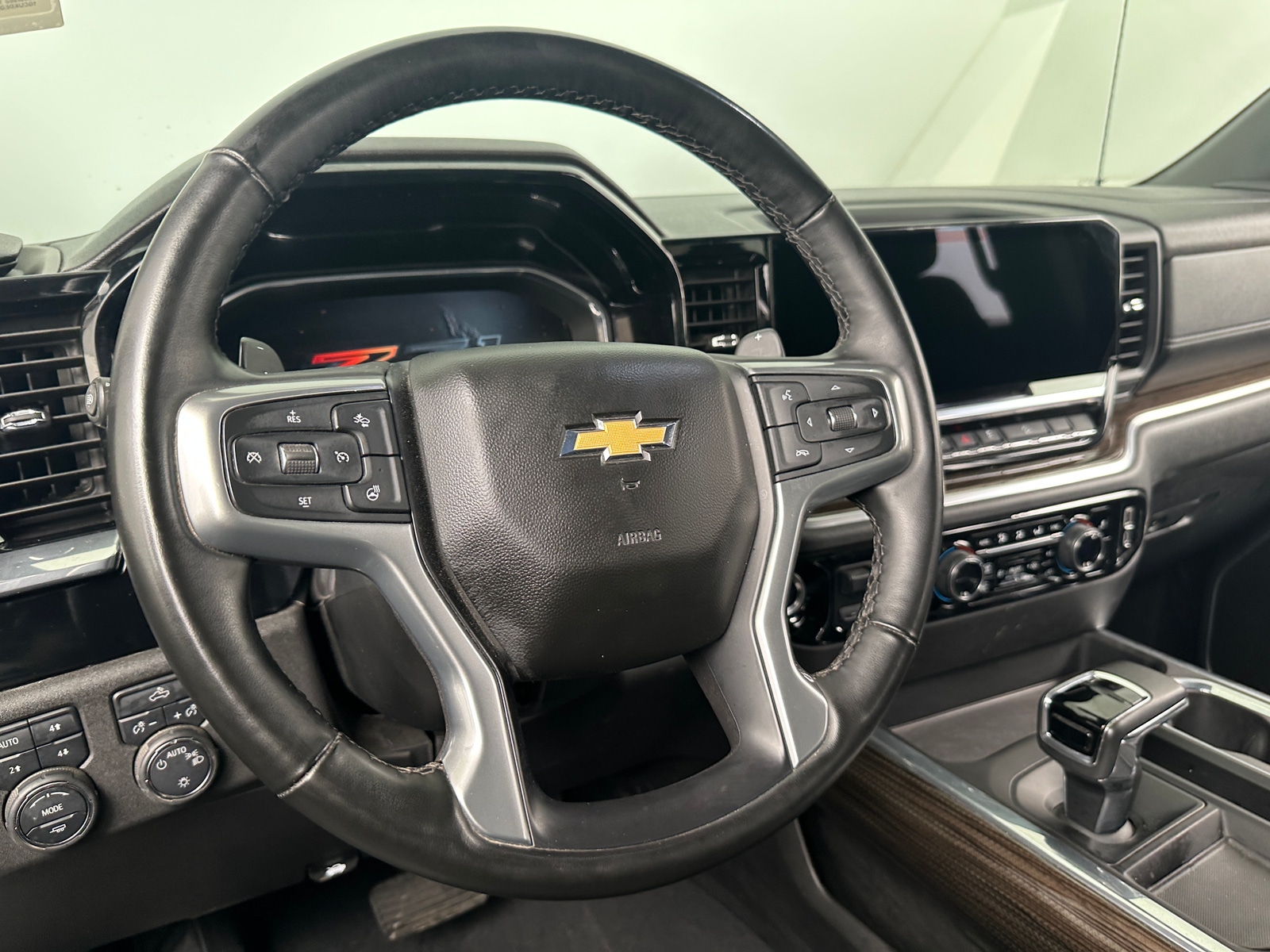 Thumbnail: 2025 Chevrolet Silverado 1500 - 5