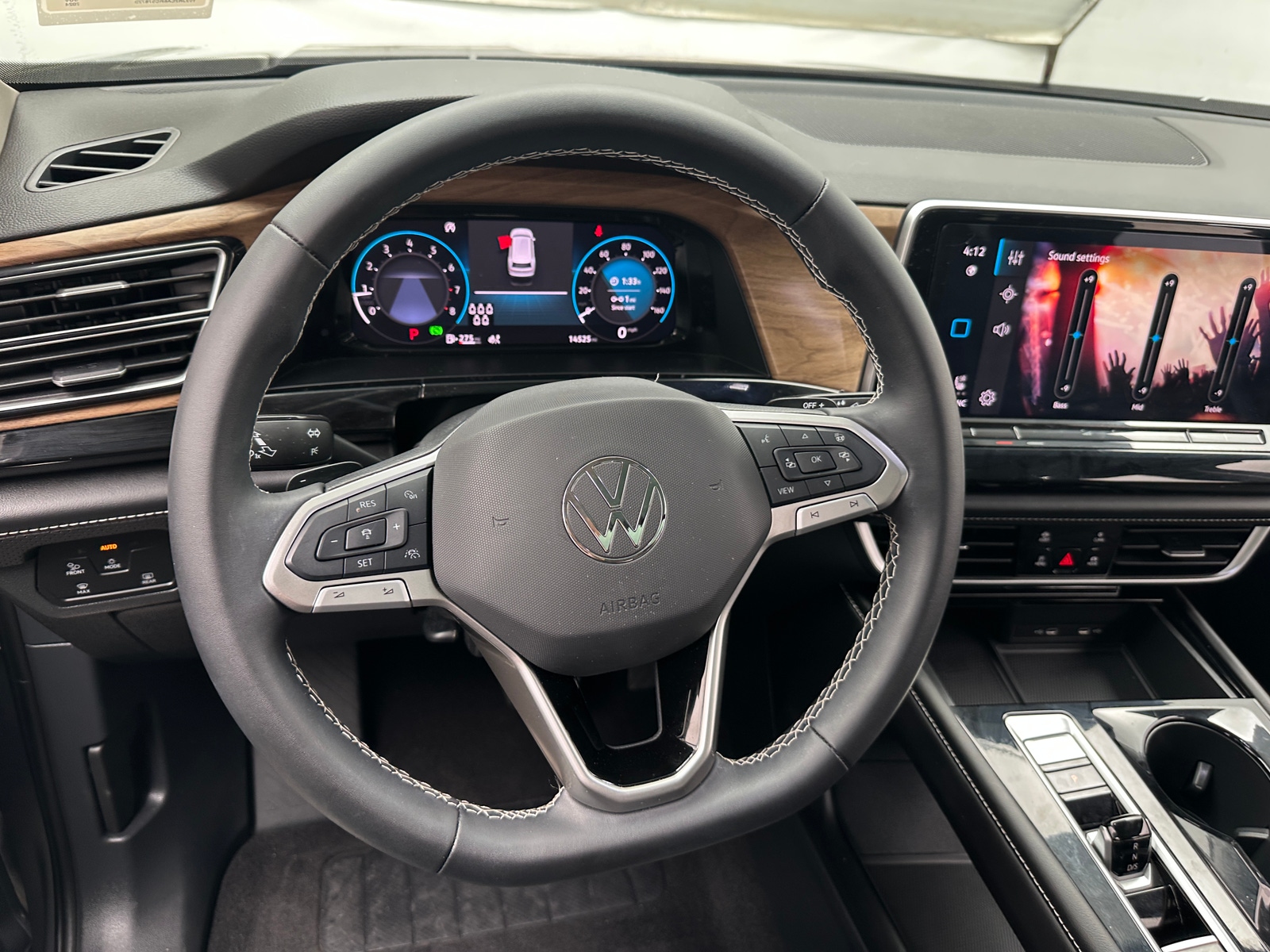 Thumbnail: 2024 Volkswagen Atlas - 4