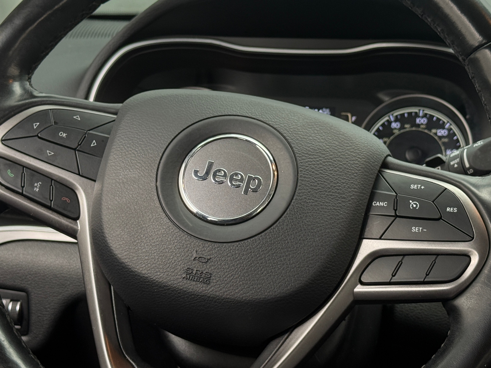 Thumbnail: 2020 Jeep Cherokee - 5