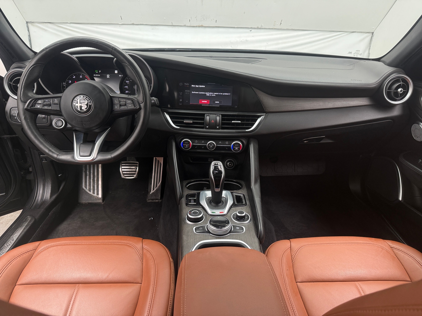 Thumbnail: 2022 Alfa Romeo Giulia - 2