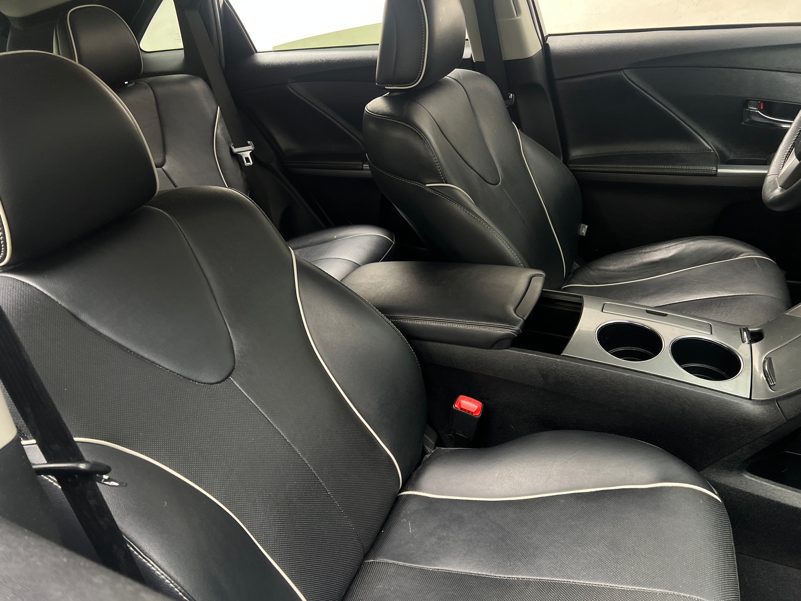 Thumbnail: 2013 Toyota Venza - 2