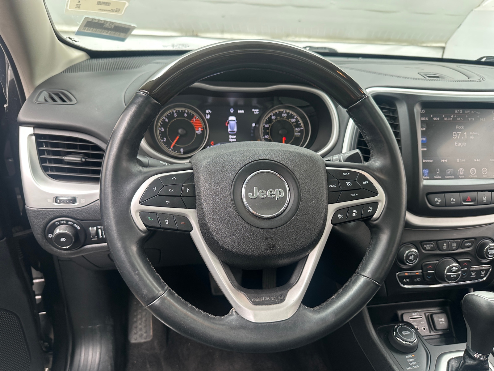Thumbnail: 2018 Jeep Cherokee - 4