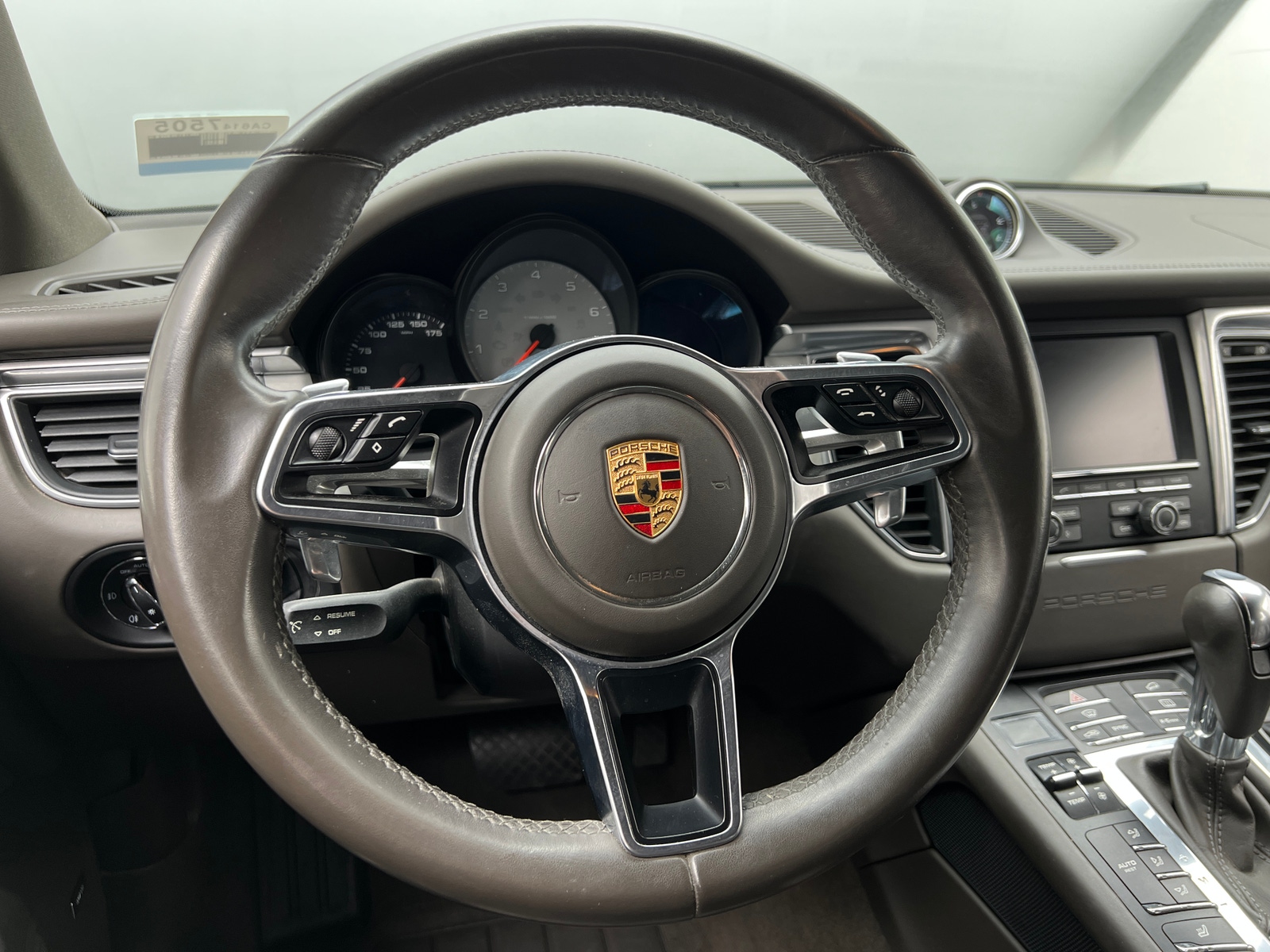 Thumbnail: 2015 Porsche Macan - 4