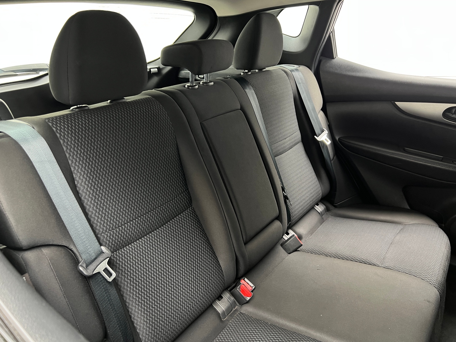 Thumbnail: 2021 Nissan Rogue Sport - 6