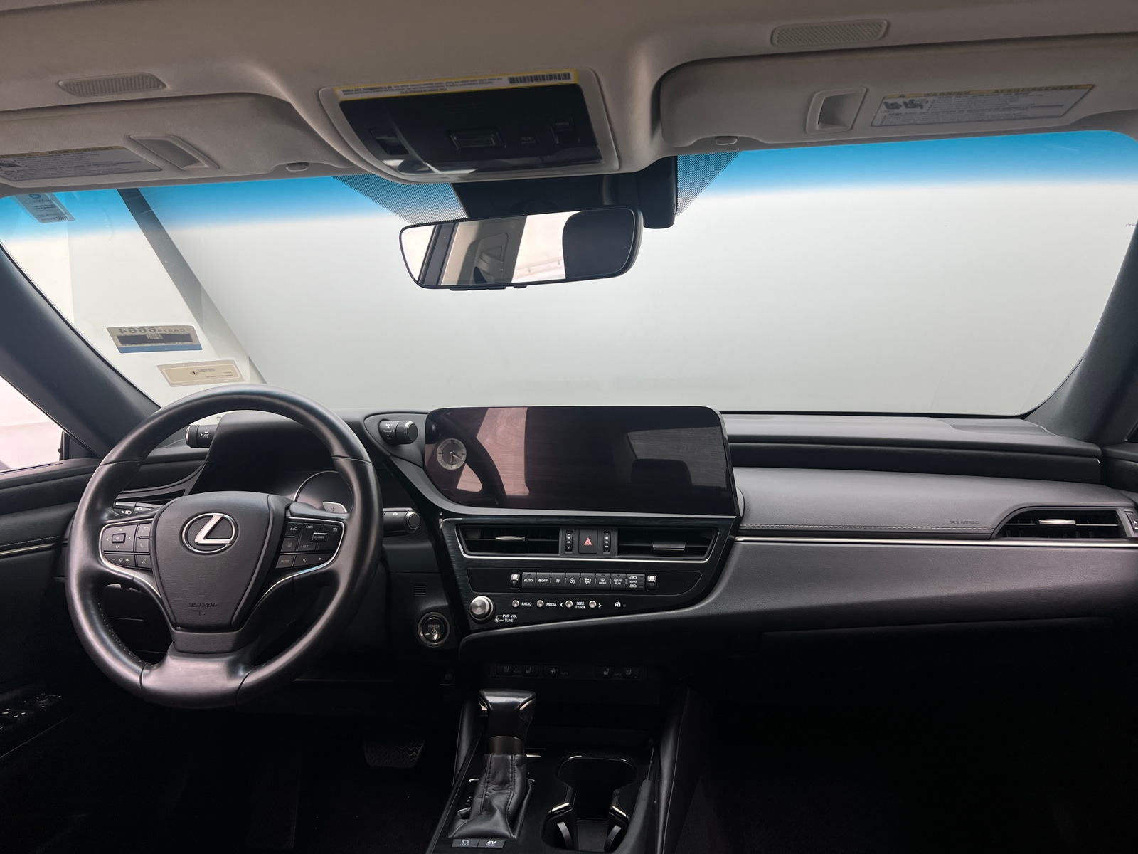 Thumbnail: 2023 Lexus ES - 2