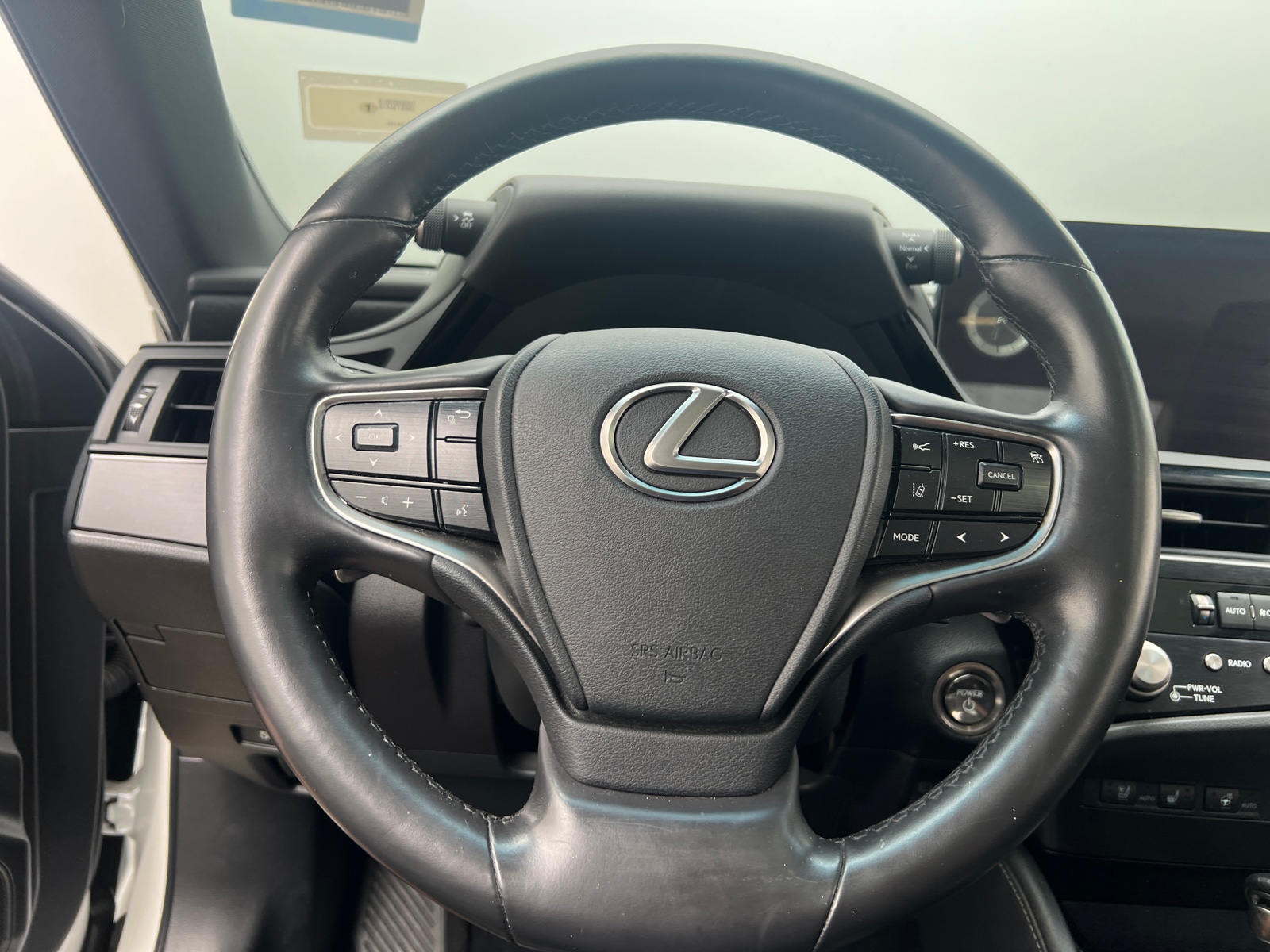Thumbnail: 2023 Lexus ES - 4