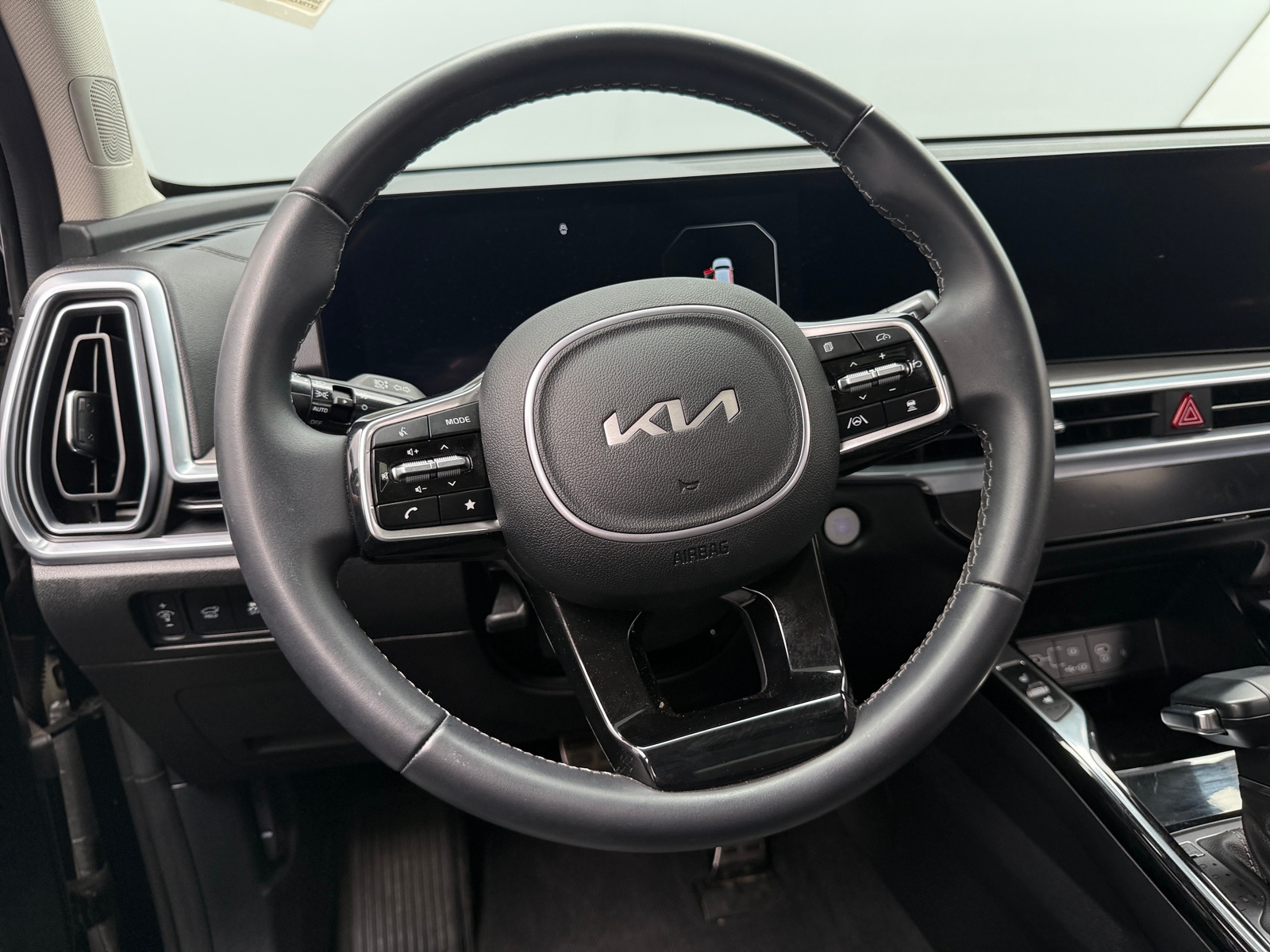 Thumbnail: 2024 Kia Sorento - 4