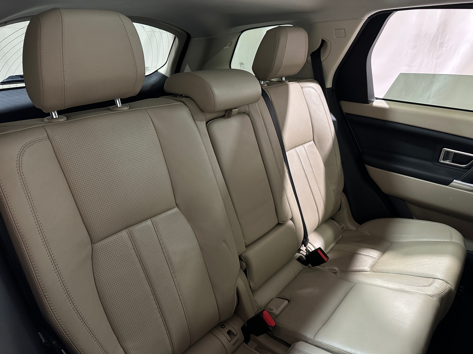Thumbnail: 2016 Land Rover Discovery Sport - 5